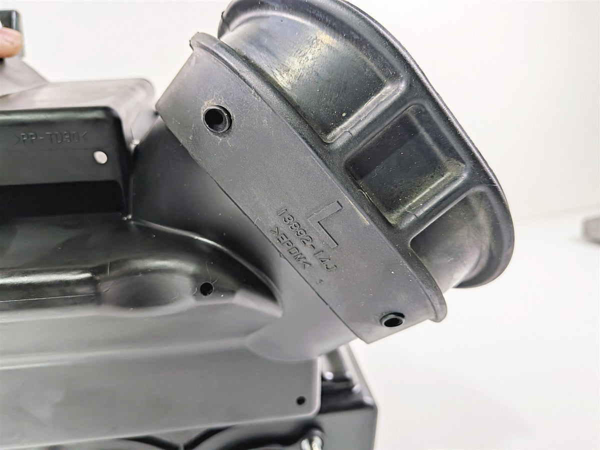 2024 Suzuki GSXR600 Air Box Cleaner Breather Filter 13720-14J01 {{ shop.shopifyCountryName }} - Mototech271