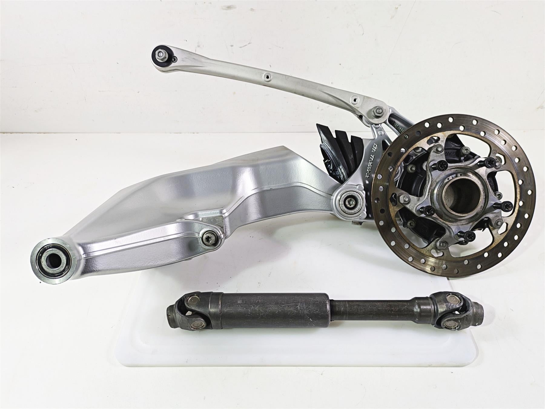 2010 BMW R1200RT K26 Swingarm Differential Drive Shaft 33117726895 33178523876 {{ shop.shopifyCountryName }} - Mototech271