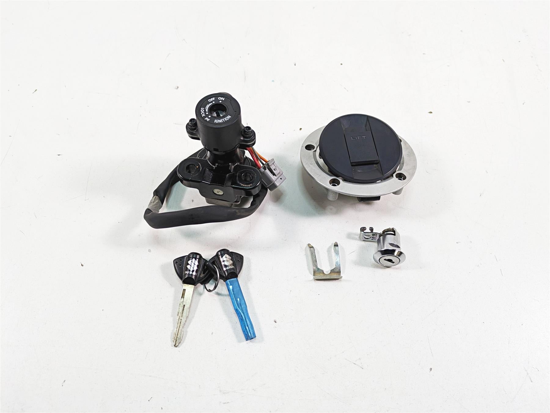 2022 Suzuki GSXR 750 Ignition Switch Key Seat Lock Gas Cap Set 37100-41G11 | Mototech271