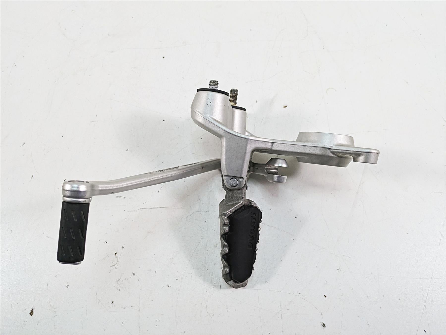 2020 Ducati Hypermotard 950 SP Left Foot Peg Mount & Shifter Set 82413571A {{ shop.shopifyCountryName }} - Mototech271