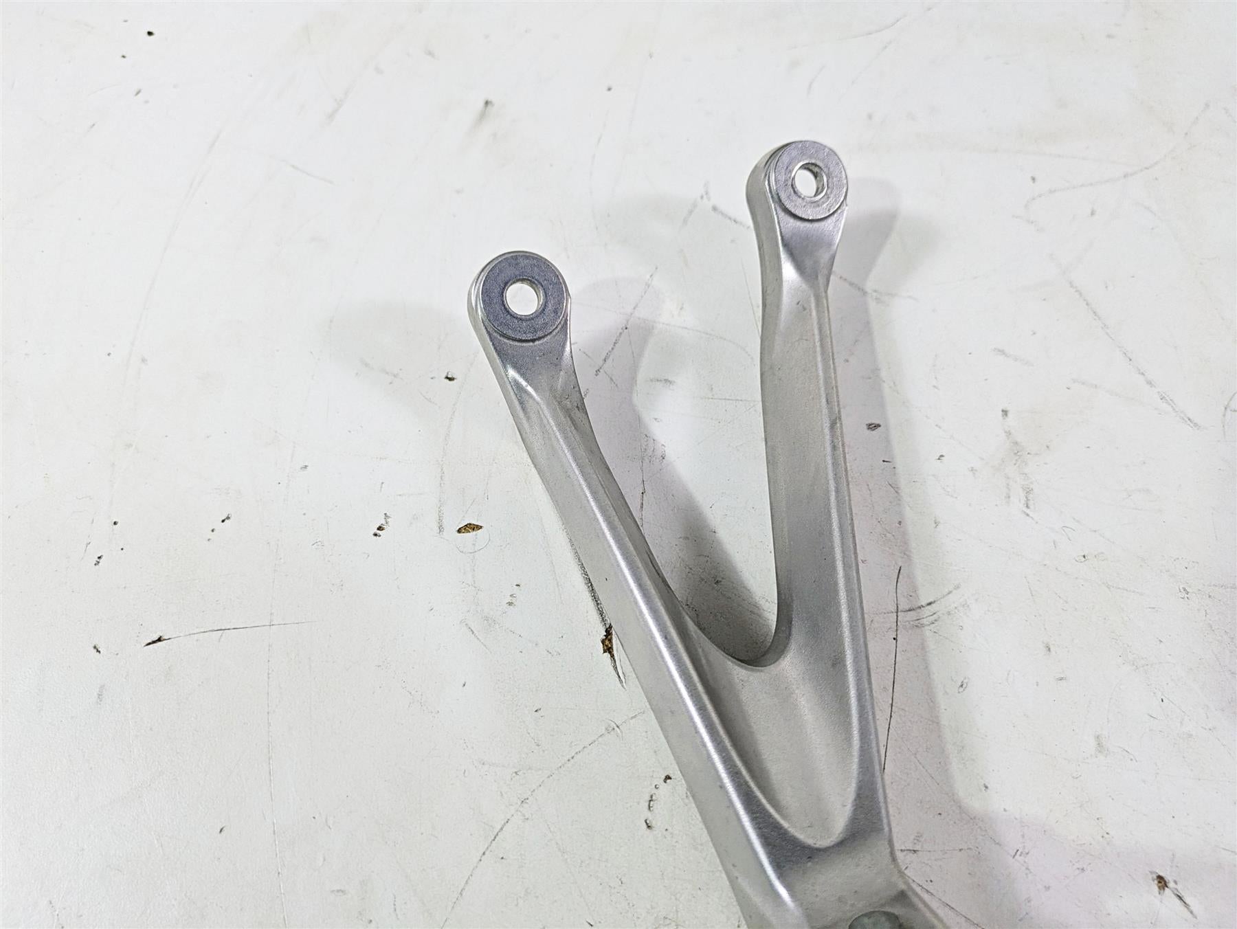 2008 Honda CBR1000RR SC59 Rear Passenger Footpeg Set 50750-MFL-000 50760-MFL-000 {{ shop.shopifyCountryName }} - Mototech271