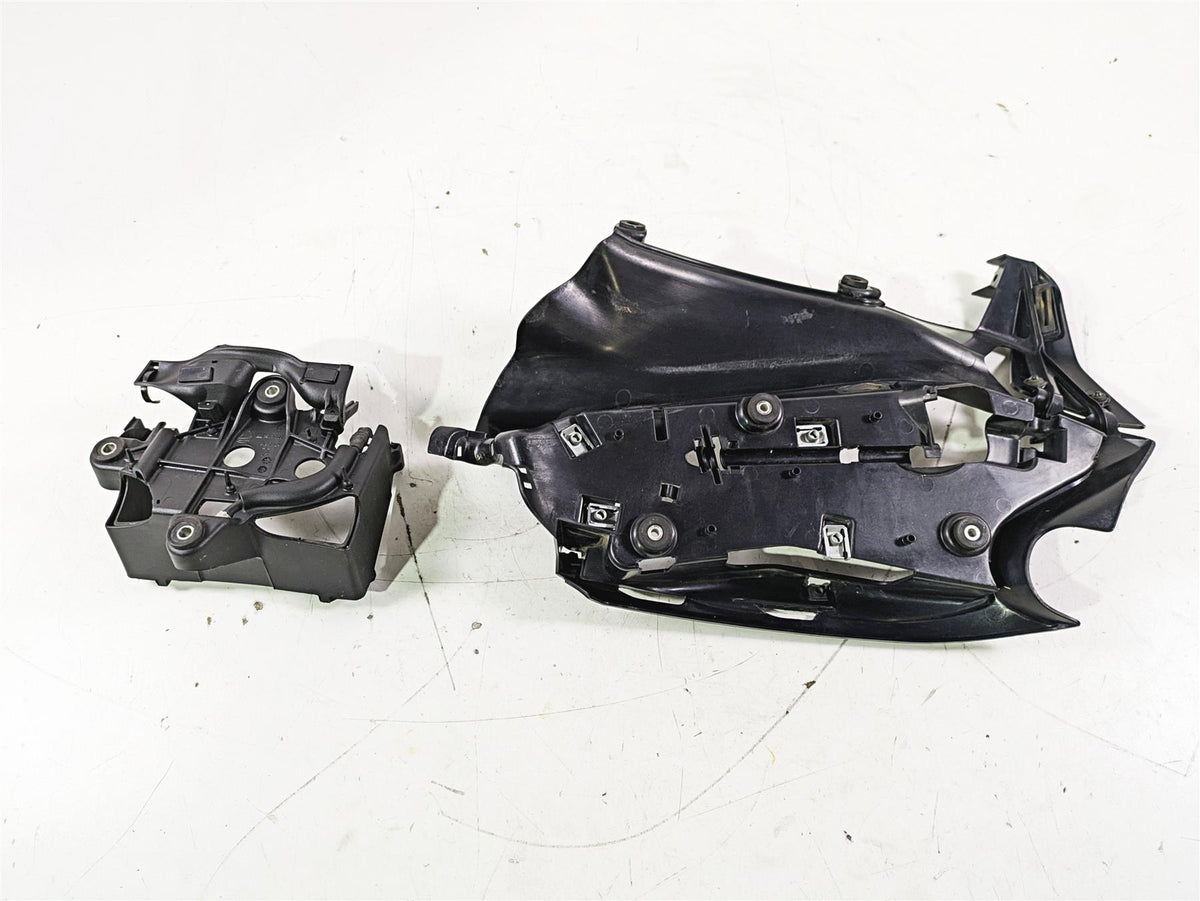 2015 Ducati Panigale 1299 S Cdi & Battery Holder Set 8291A361A 8291A541B {{ shop.shopifyCountryName }} - Mototech271