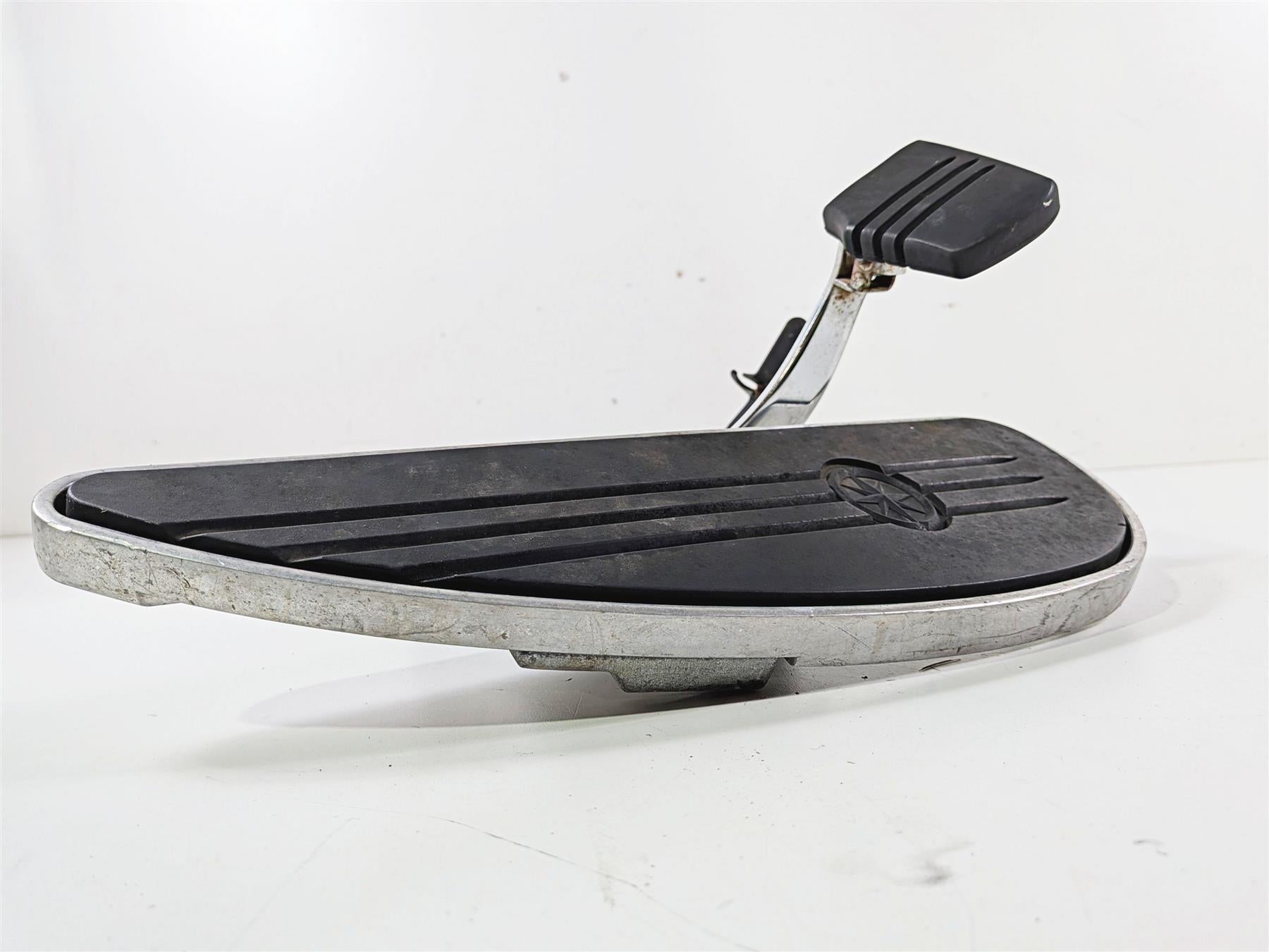 2008 Yamaha XV1900 Roadliner S Right Floor Board & Brake Pedal 1D7-27420-00-00 {{ shop.shopifyCountryName }} - Mototech271