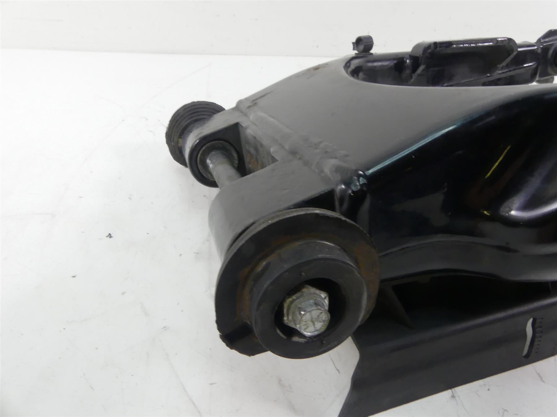 2011 Harley Touring FLTRX Road Glide Rear Swingarm Swing Arm + Axle 45470-09 {{ shop.shopifyCountryName }} - Mototech271