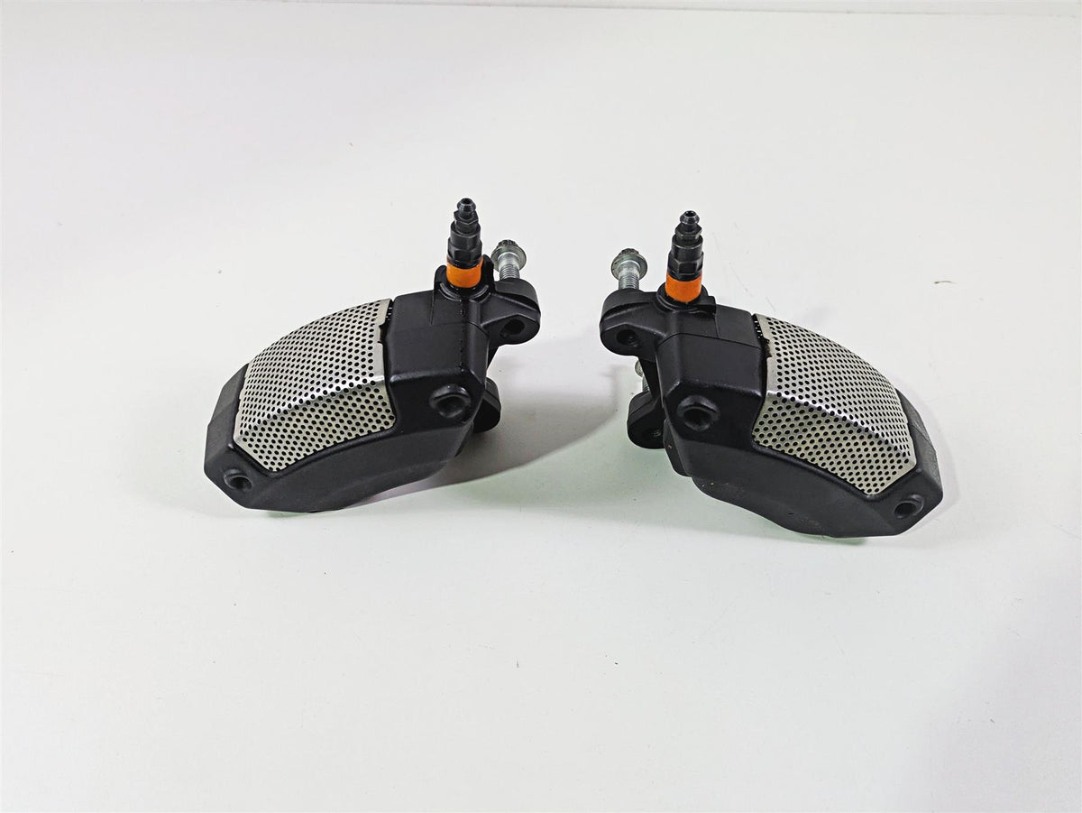 2016 Harley Touring FLHR Road King Front Brake Caliper Set 43027-08 44023-08 {{ shop.shopifyCountryName }} - Mototech271