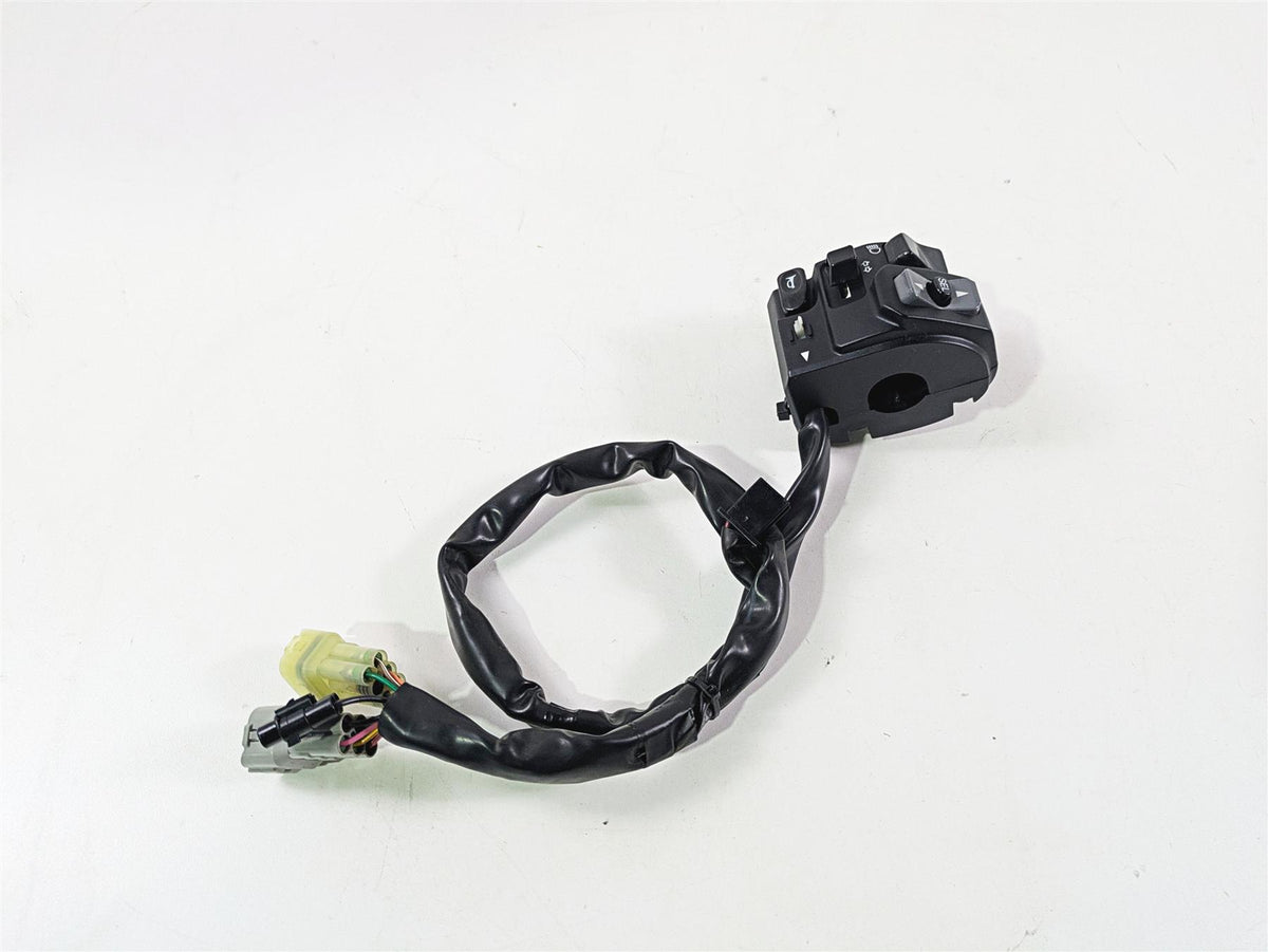 2020 Kawasaki Z900 ZR900 Left Blinker Hand Control Switch - Read 46091-0492 {{ shop.shopifyCountryName }} - Mototech271