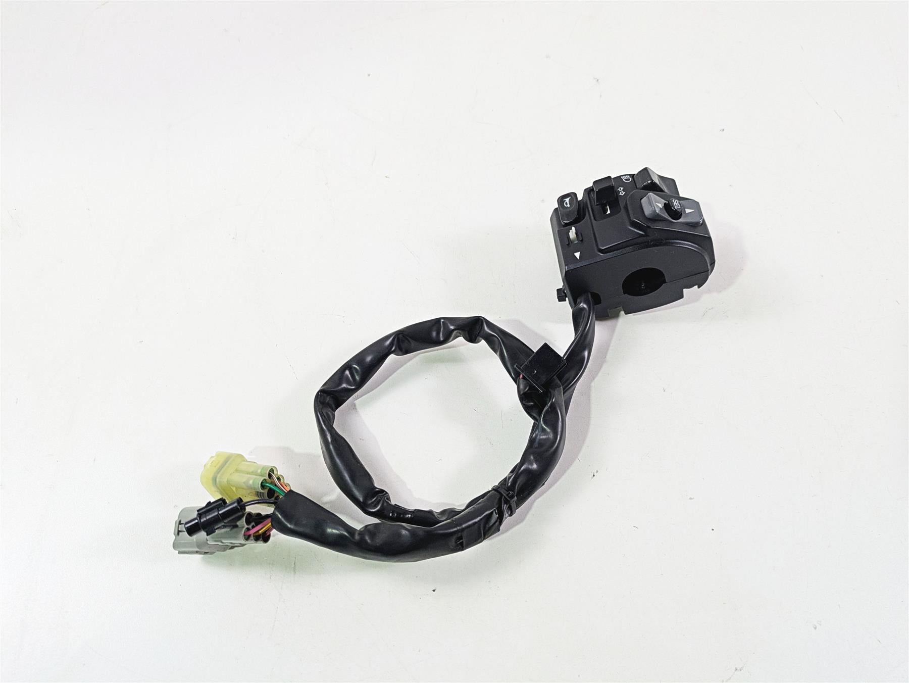 2020 Kawasaki Z900 ZR900 Left Blinker Hand Control Switch - Read 46091-0492 {{ shop.shopifyCountryName }} - Mototech271