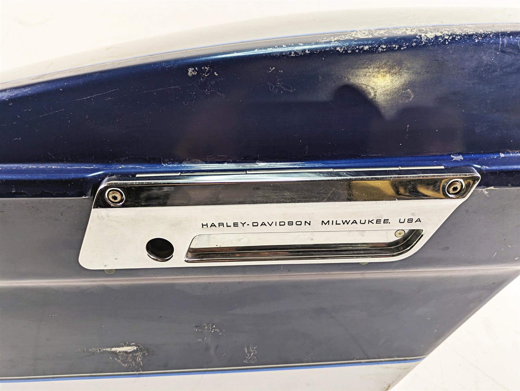 1999 Harley Touring FLHTC Electra Glide Left Saddle Bag -Cracks 90753-93 {{ shop.shopifyCountryName }} - Mototech271