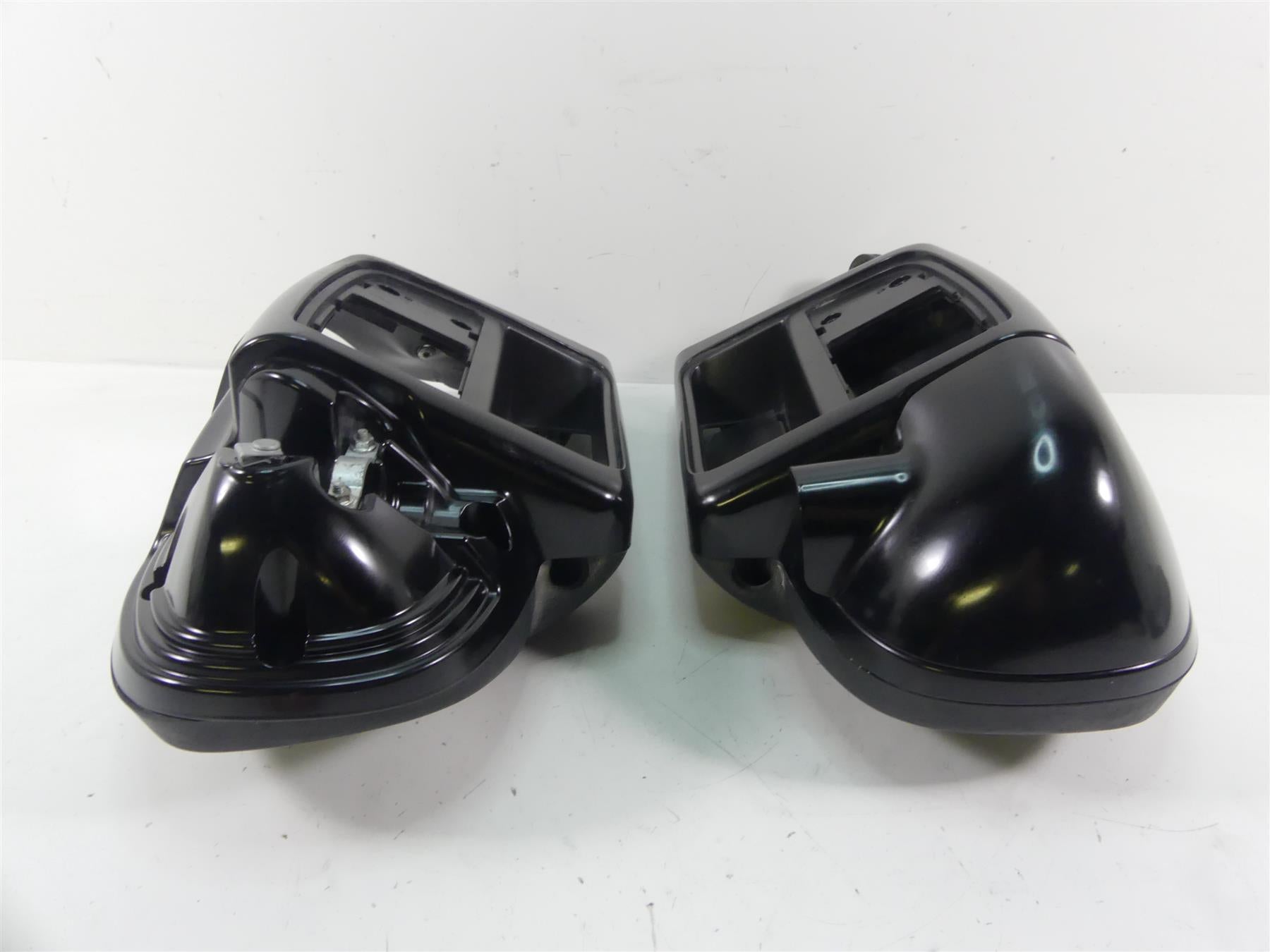 2014 Harley Touring FLHTK Electra Glide Lower Leg Fairing Cover Set 57100112 {{ shop.shopifyCountryName }} - Mototech271