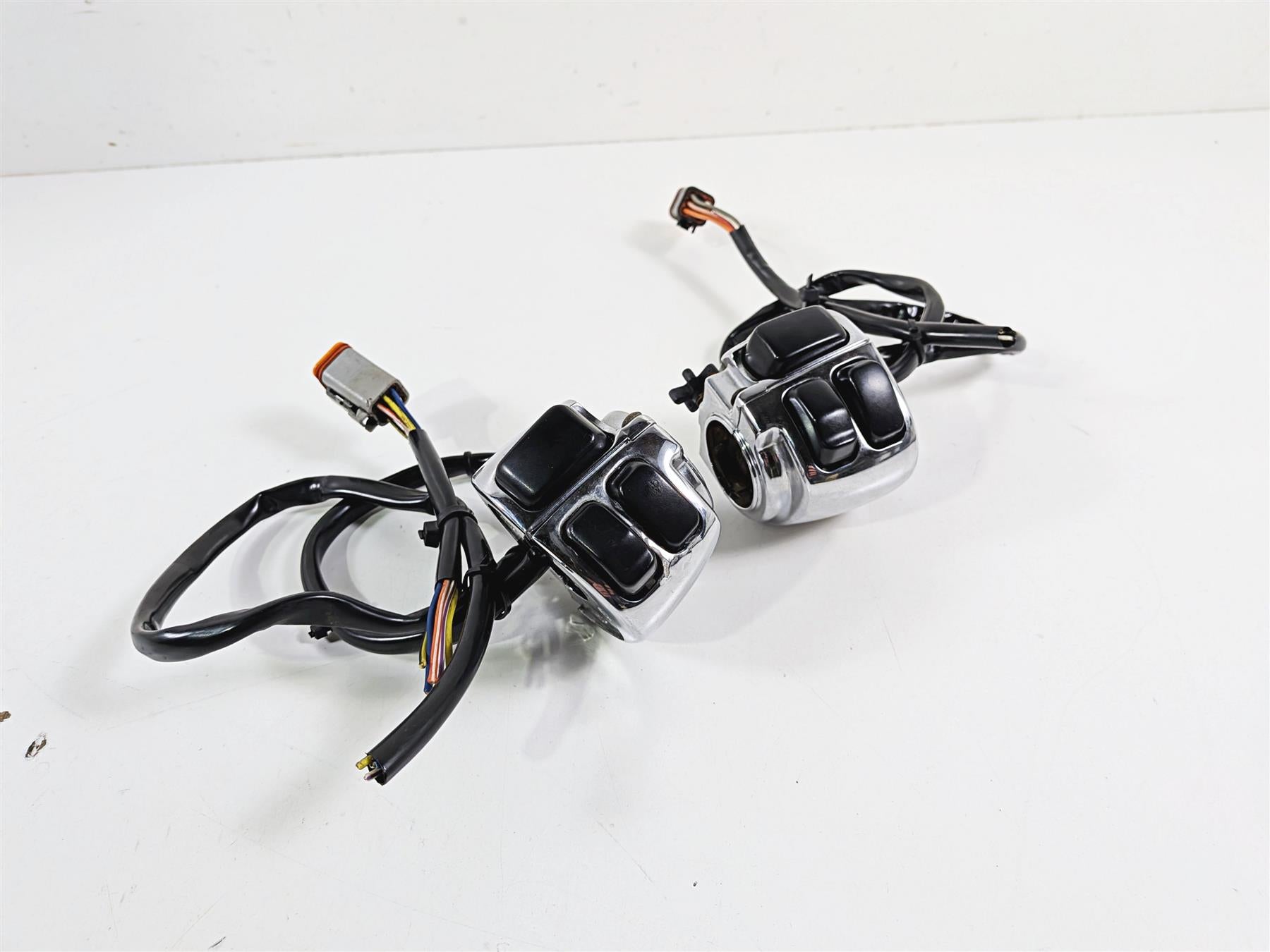 1996 Harley FLSTC Softail Heritage Left Right Hand Control Switch READ 71682-06A {{ shop.shopifyCountryName }} - Mototech271