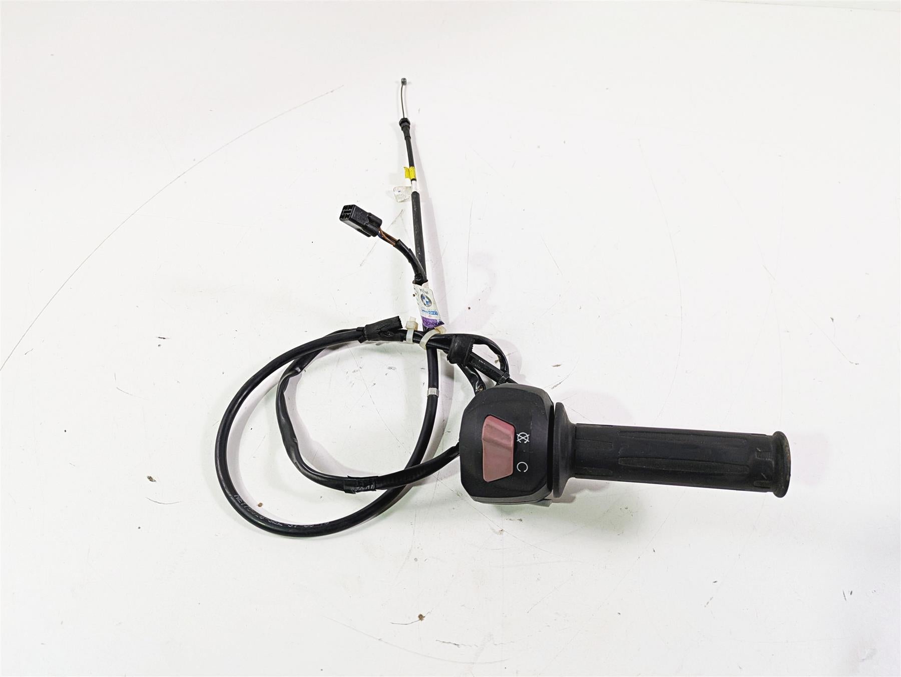 2019 BMW G310GS K02 Right Hand Stat Stop Throttle Control Switch 61318545350 {{ shop.shopifyCountryName }} - Mototech271