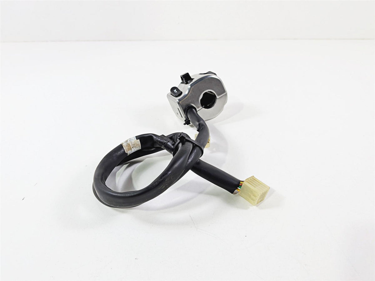 2006 Yamaha XVZ1300 Royal Star Left Hand Light Control Switch 1D6-83973-00-00 {{ shop.shopifyCountryName }} - Mototech271