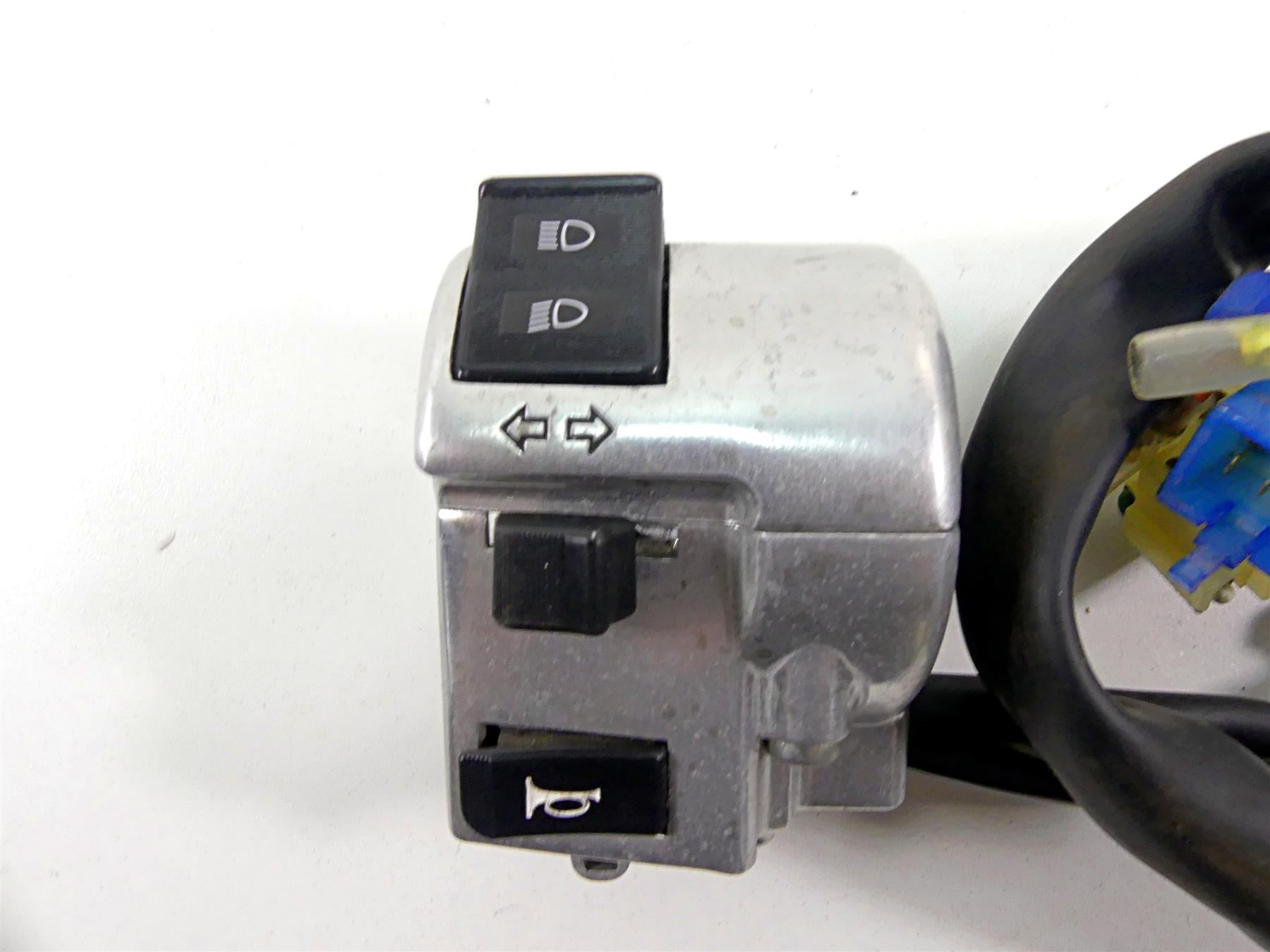 2002 Honda VTX1800 R Left Hand Light Blinker Control Switch 35020-MCH-000 {{ shop.shopifyCountryName }} - Mototech271