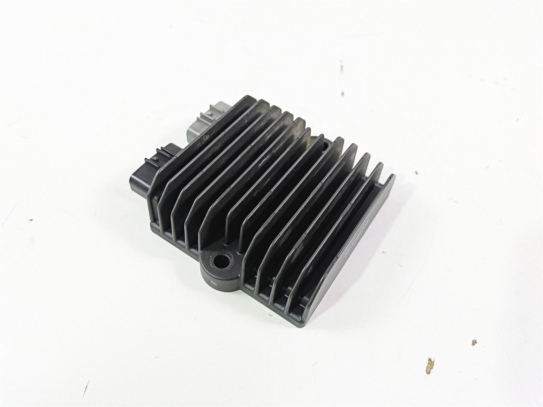 2020 Suzuki V-Strom 1050 XT Rectifier Voltage Regulator SH847AA 32800-31J00 {{ shop.shopifyCountryName }} - Mototech271