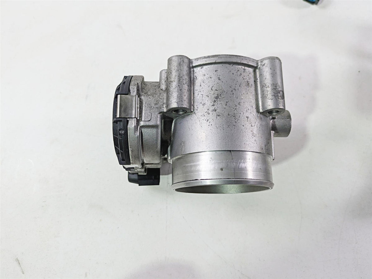 2017 Indian Chieftain Limited Throttle Body & Intake Manifold 5138214 1204685 {{ shop.shopifyCountryName }} - Mototech271