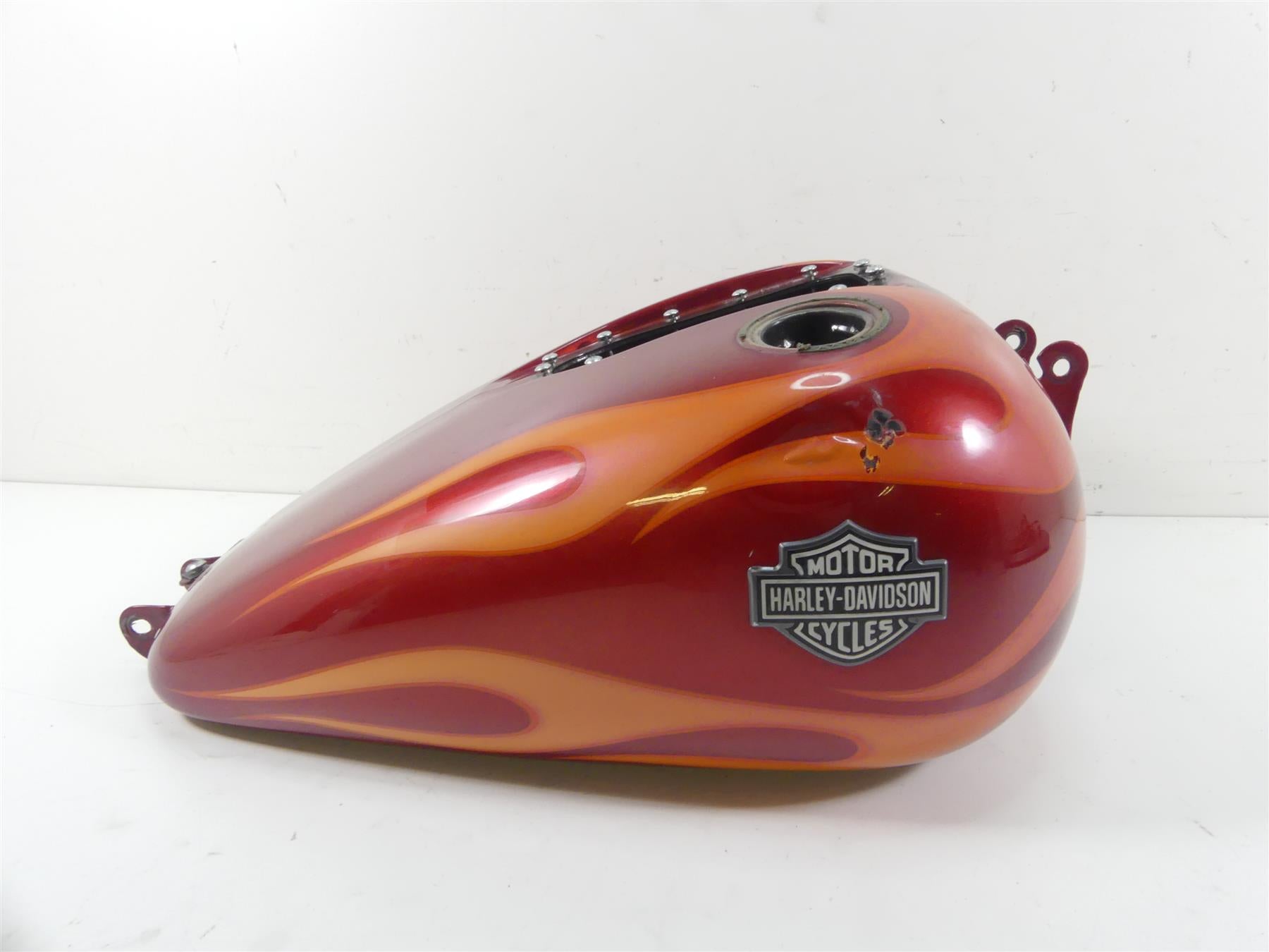 2013 Harley FXDWG Dyna Wide Glide Fuel Gas Petrol Tank 61000707 61593-10 {{ shop.shopifyCountryName }} - Mototech271