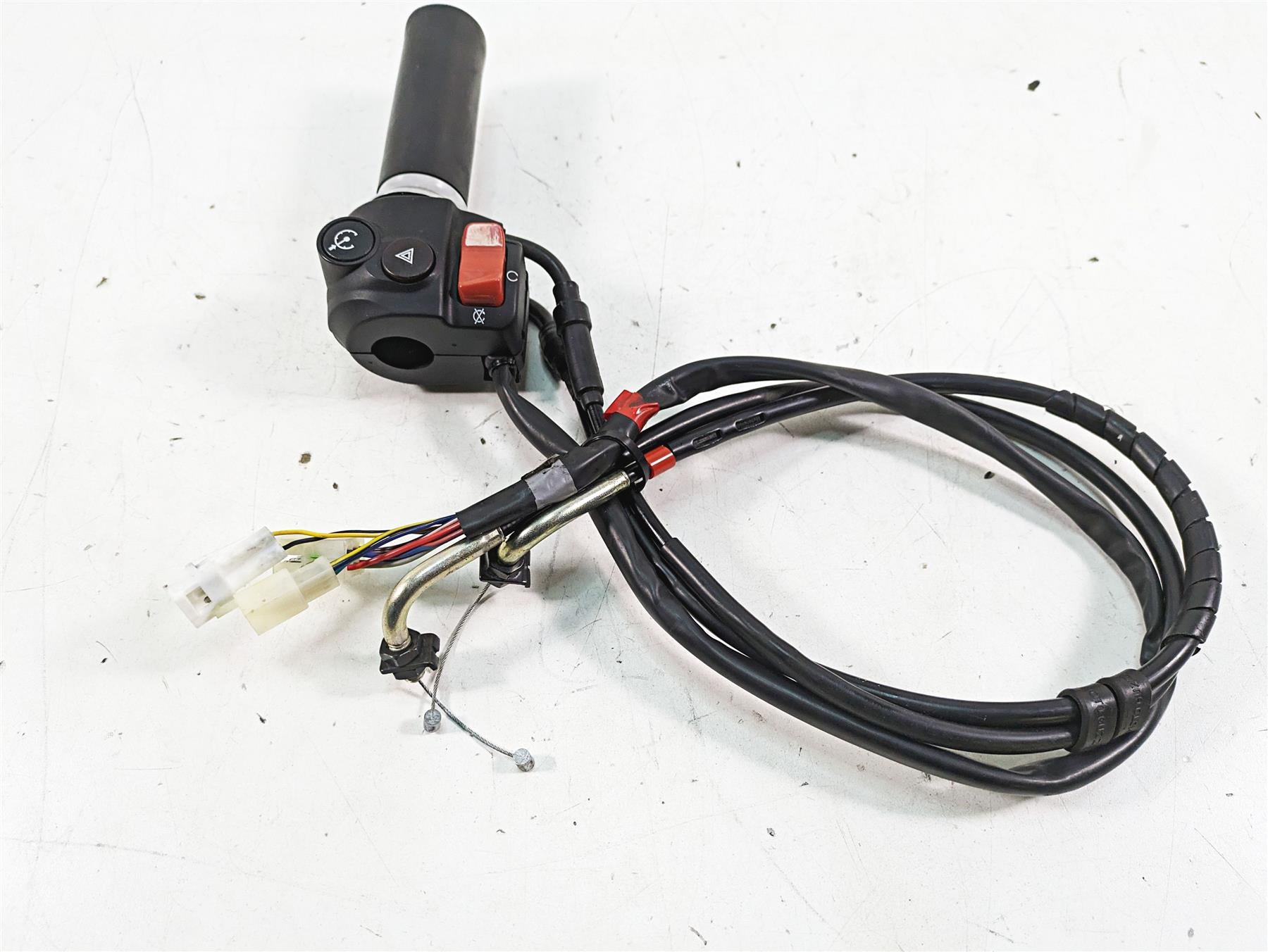 2014 Moto Guzzi California 1400 T Right Cruise Control Throttle Switch B063030 {{ shop.shopifyCountryName }} - Mototech271