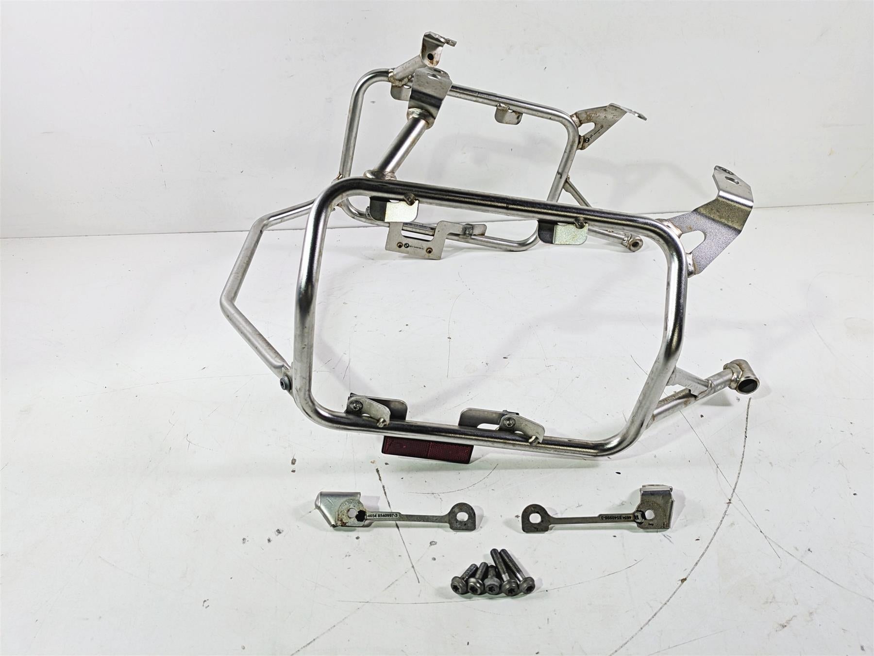 2015 BMW R1200GS Adv K51 Saddlebag Rack Holder Panier READ 46548520068 {{ shop.shopifyCountryName }} - Mototech271