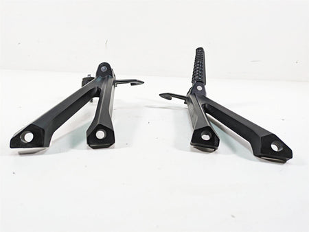 2022 Suzuki GSXR 750 Passenger Footpeg Foot Peg Rest Set 43600-14J30 43700-14J30 {{ shop.shopifyCountryName }} - Mototech271