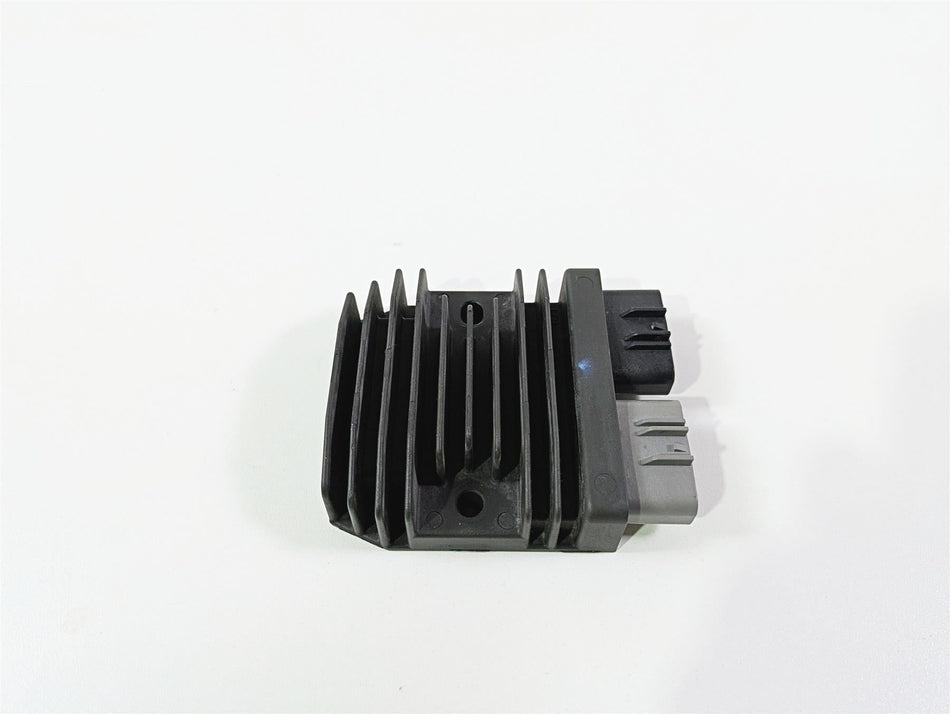 2024 Triumph Tiger 900 GT Rectifier Voltage Regulator FH027AA T1300675 {{ shop.shopifyCountryName }} - Mototech271