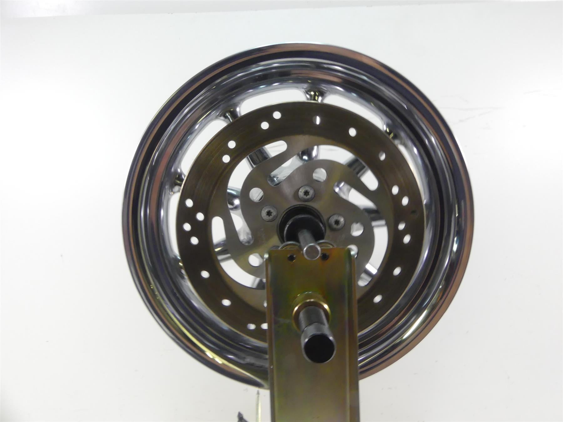 2007 Harley FLHTCU SE CVO Electra Glide Rear 9 Spoke Chrome Wheel 16x3 43484-08 {{ shop.shopifyCountryName }} - Mototech271