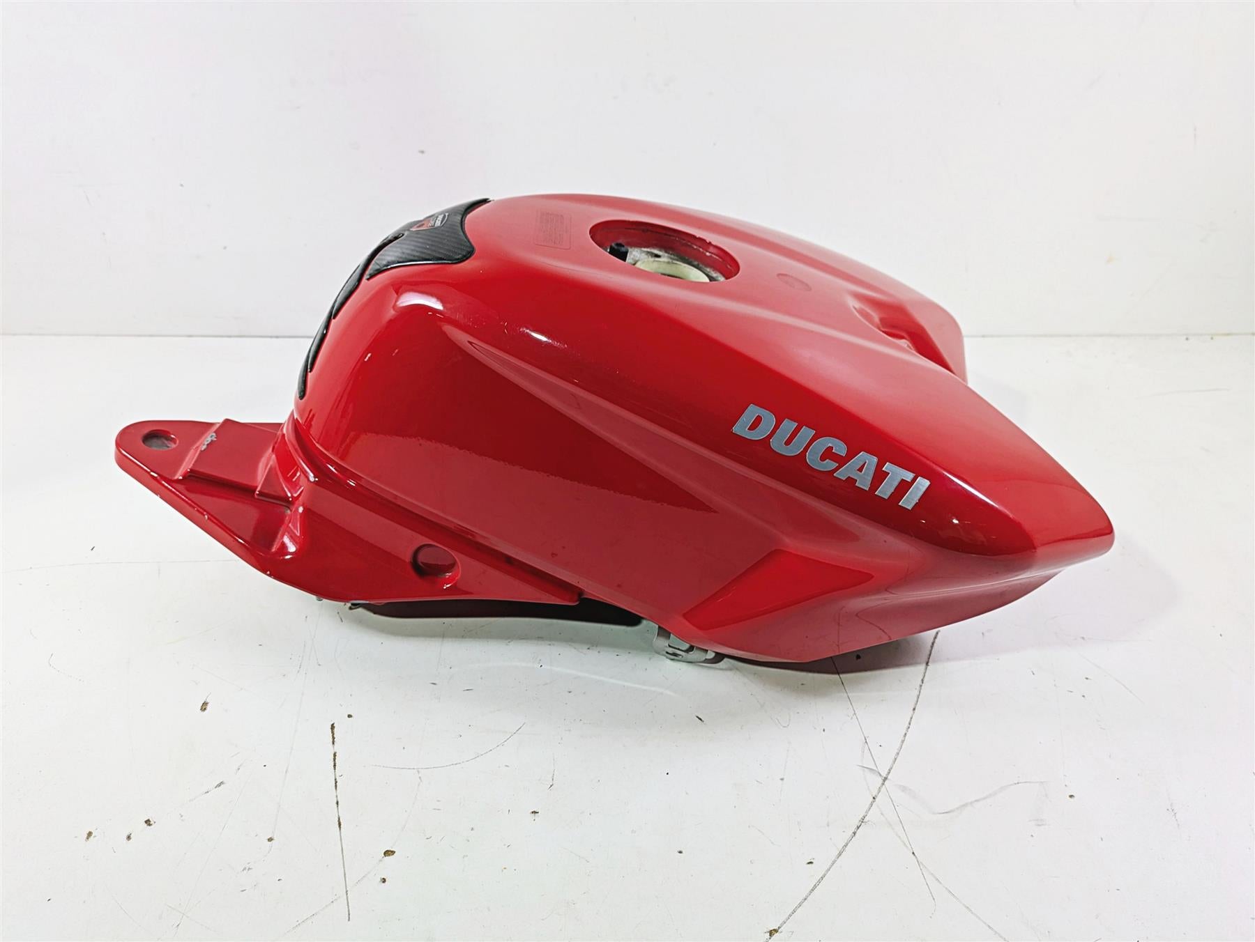 2008 Ducati SBK 1098 S Fuel Gas Petrol Tank Reservoir 58611602A {{ shop.shopifyCountryName }} - Mototech271