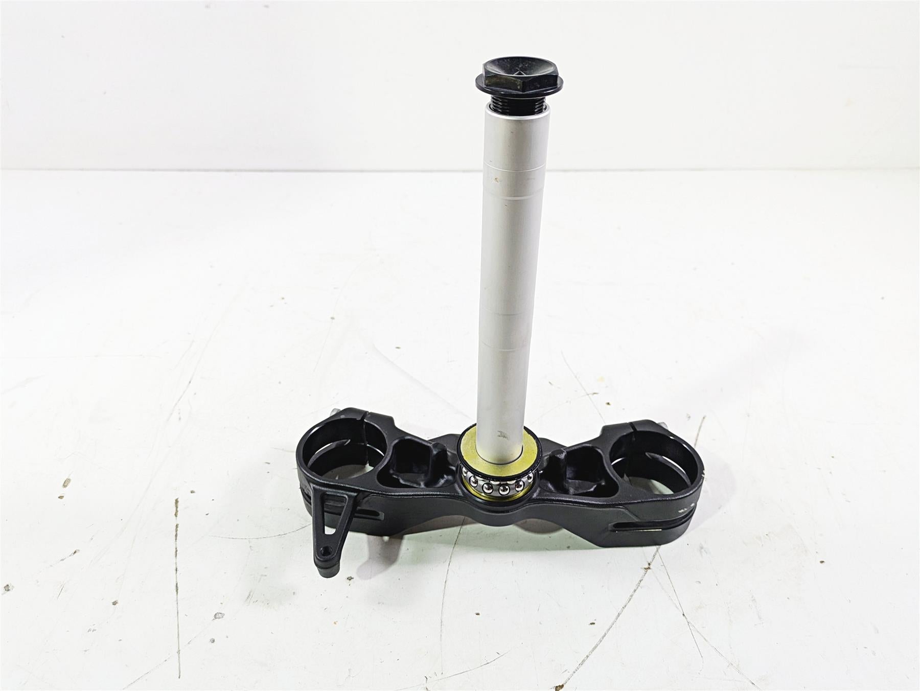 2022 KTM 1290 Super Adventure S Lower Triple Tree Steering Clamp 61901032032 {{ shop.shopifyCountryName }} - Mototech271
