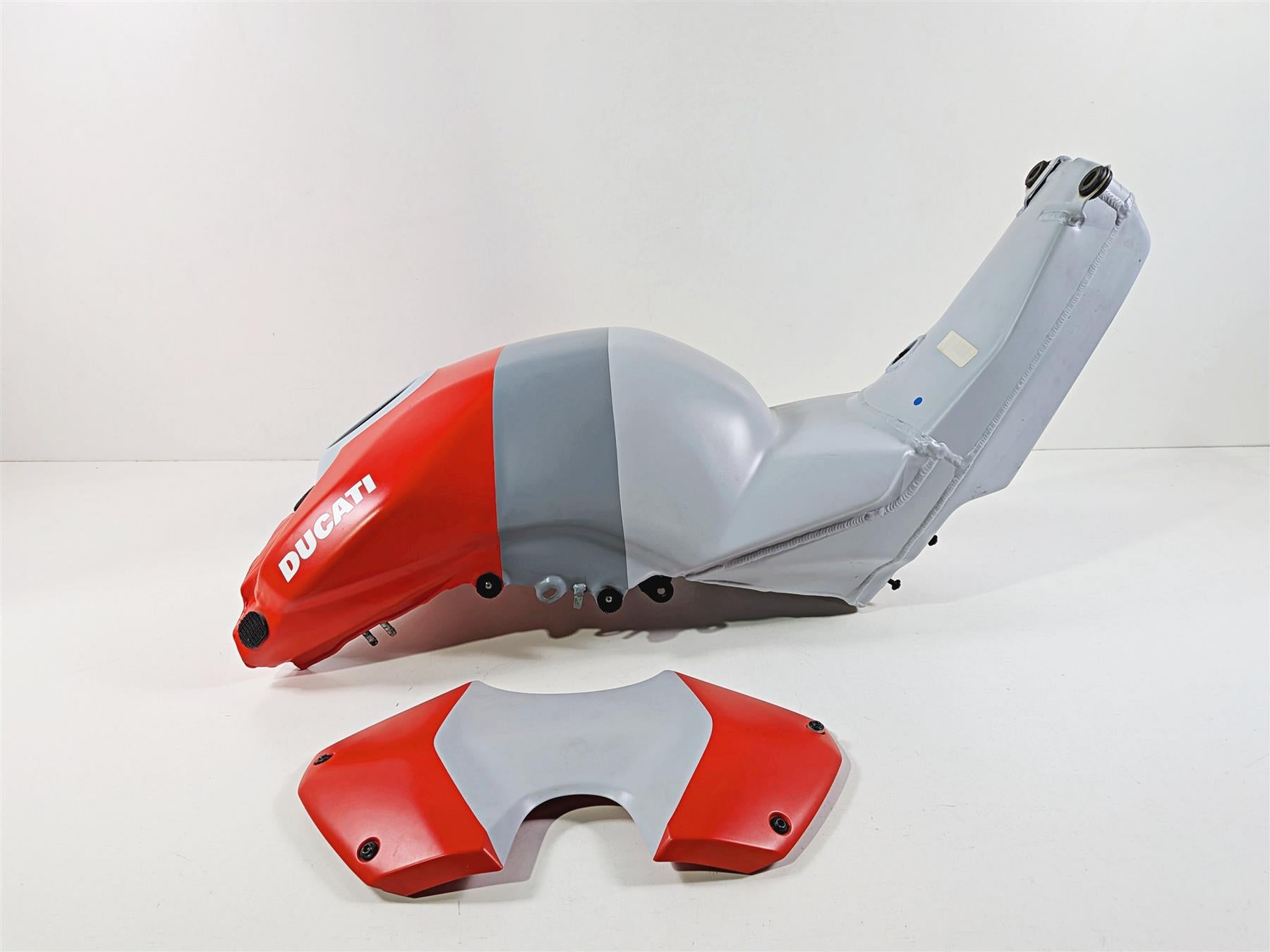 2019 Ducati Panigale V4S V4 S Corse Nice Fuel Gas Petrol Tank - No Scratch 58612621B {{ shop.shopifyCountryName }} - Mototech271