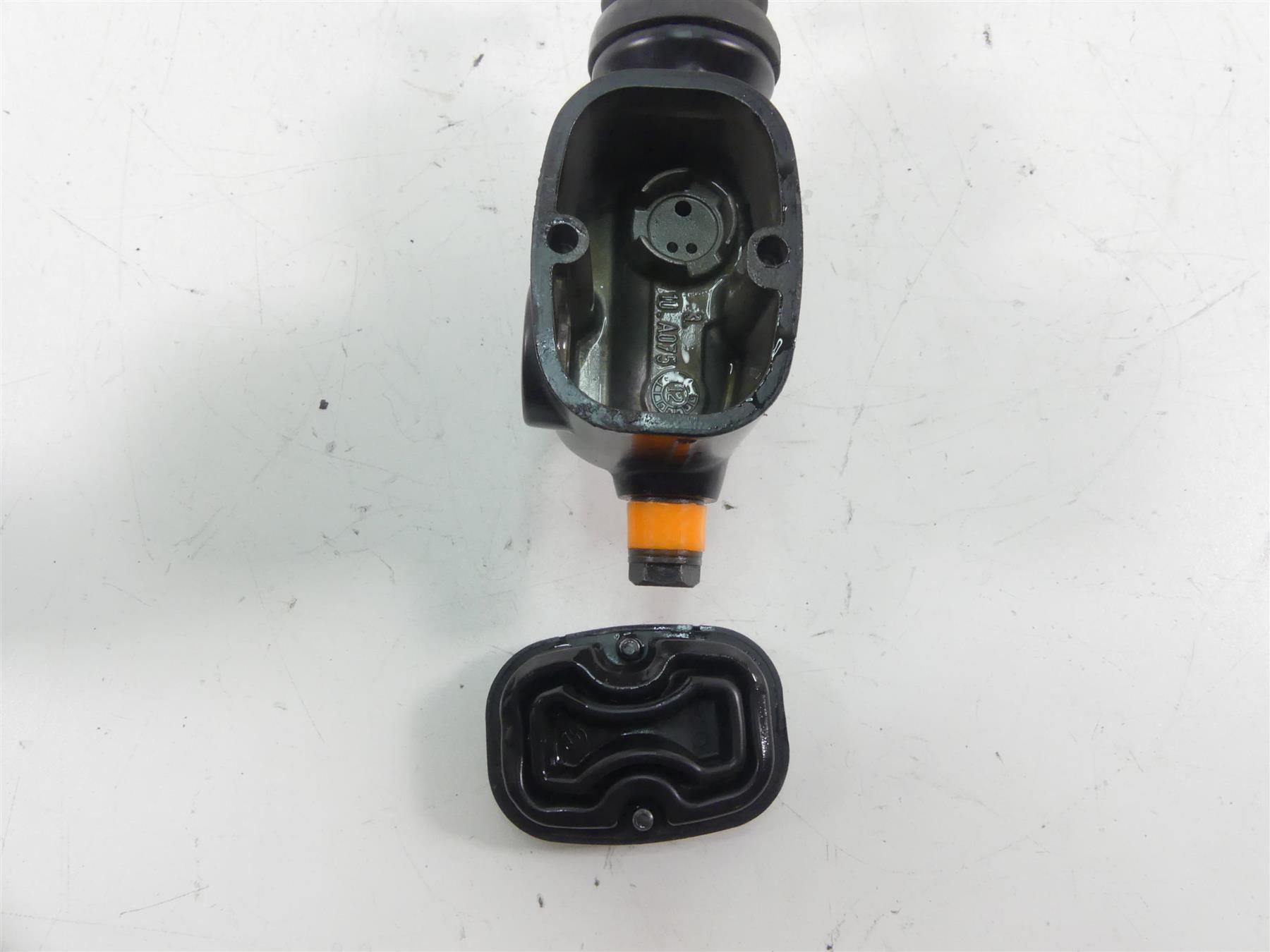 2013 Harley Touring FLHTK Electra Glide Rear Brake Master Cylinder 41700028A {{ shop.shopifyCountryName }} - Mototech271