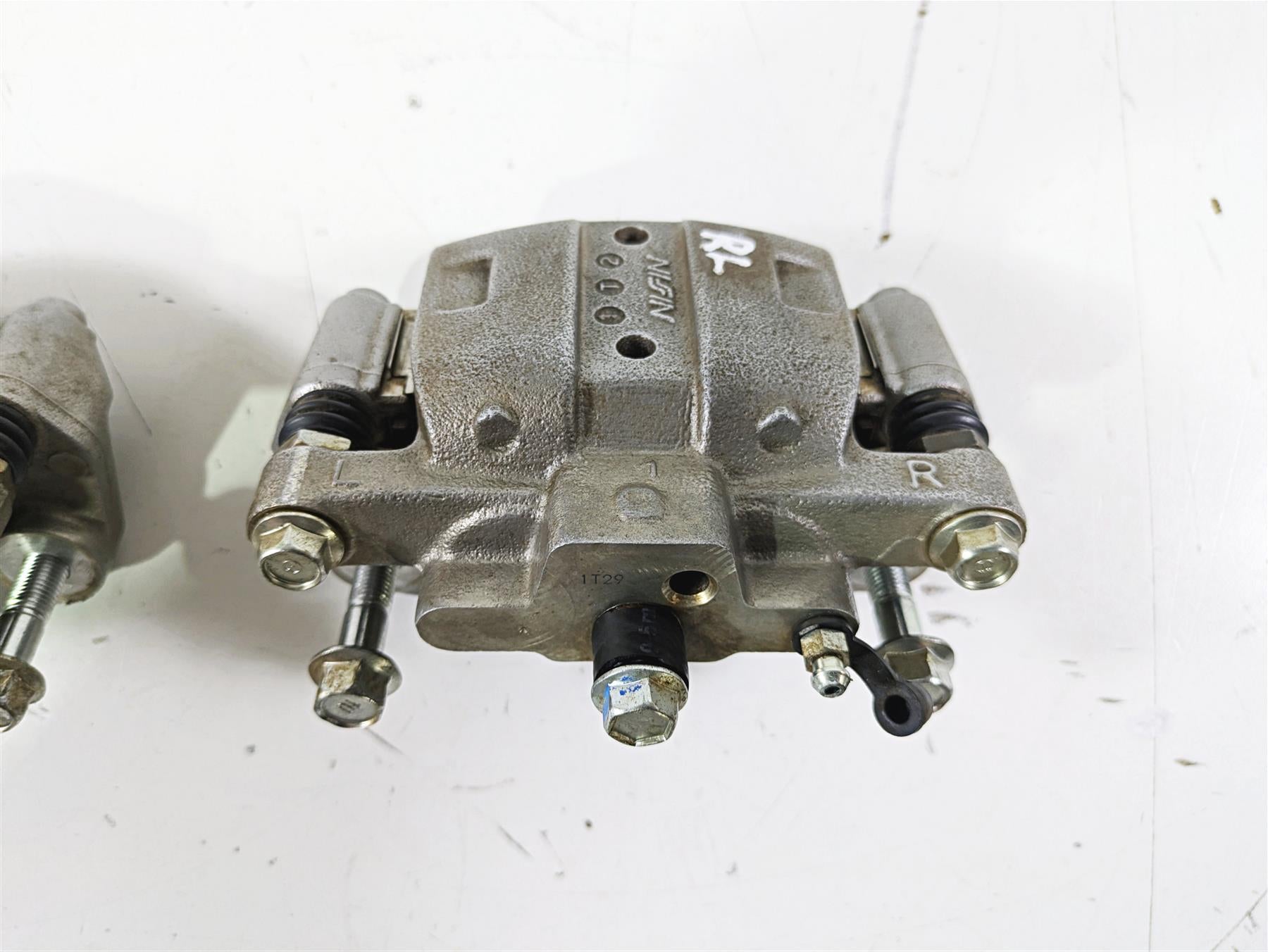2022 Yamaha YXZ1000 R Rear Brake Caliper Set B5H-2580V-01-00 B5H-2580W-01-00 {{ shop.shopifyCountryName }} - Mototech271