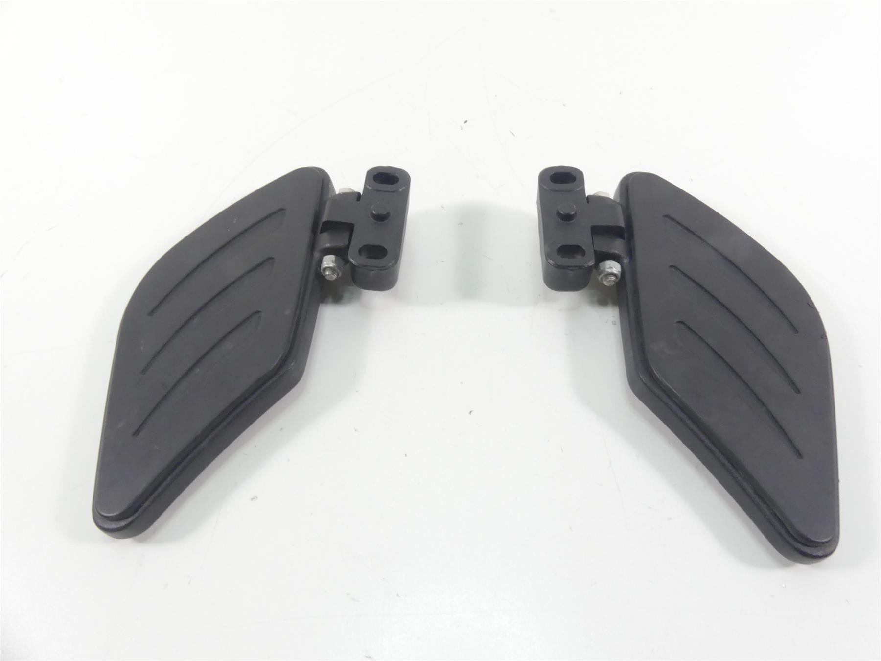 2015 Victory Cross Country Tour Rear Passenger Floorboard Set 5137338 5137339 {{ shop.shopifyCountryName }} - Mototech271