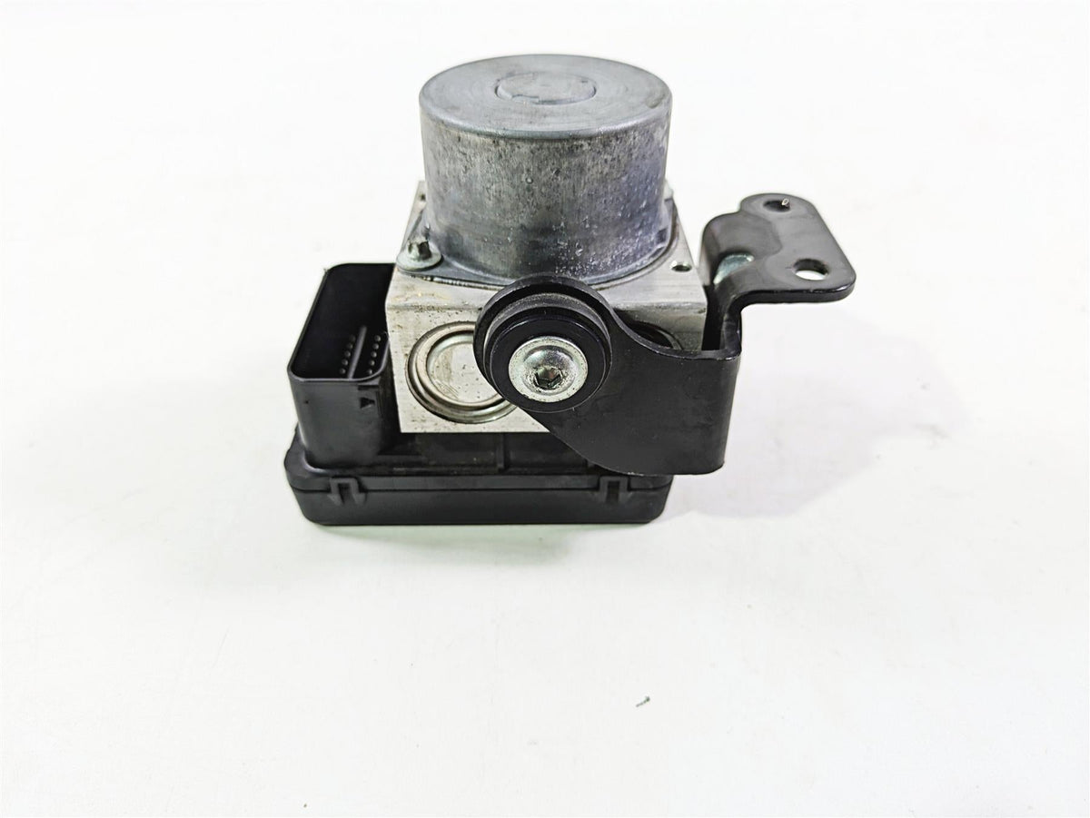 2013 Ducati Hyperstrada 821 Abs Brake Pump Module Unit 54240401A {{ shop.shopifyCountryName }} - Mototech271