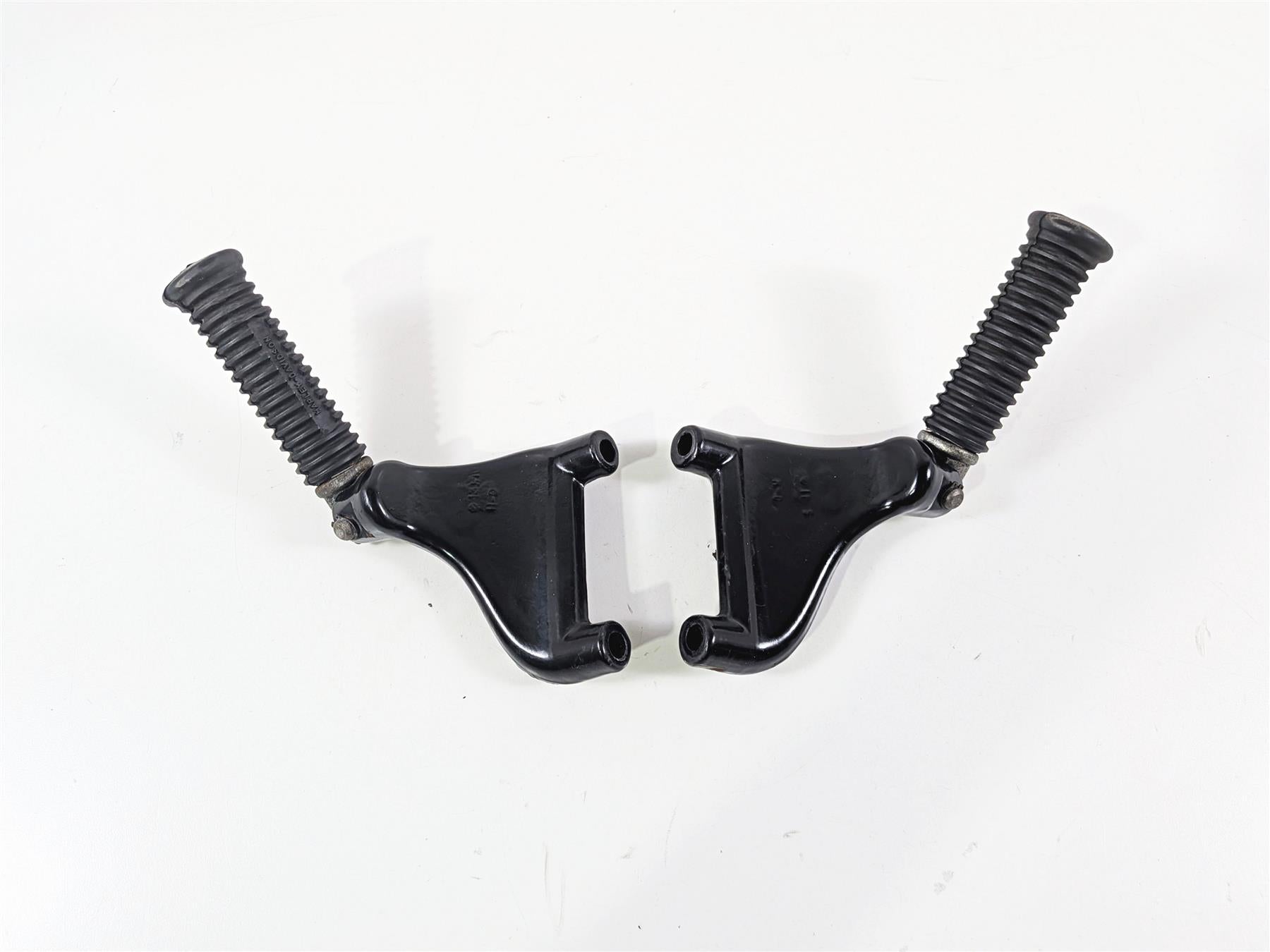2006 Harley Sportster XL1200 C Rear Passenger Foot Peg Set 249315-04 {{ shop.shopifyCountryName }} - Mototech271