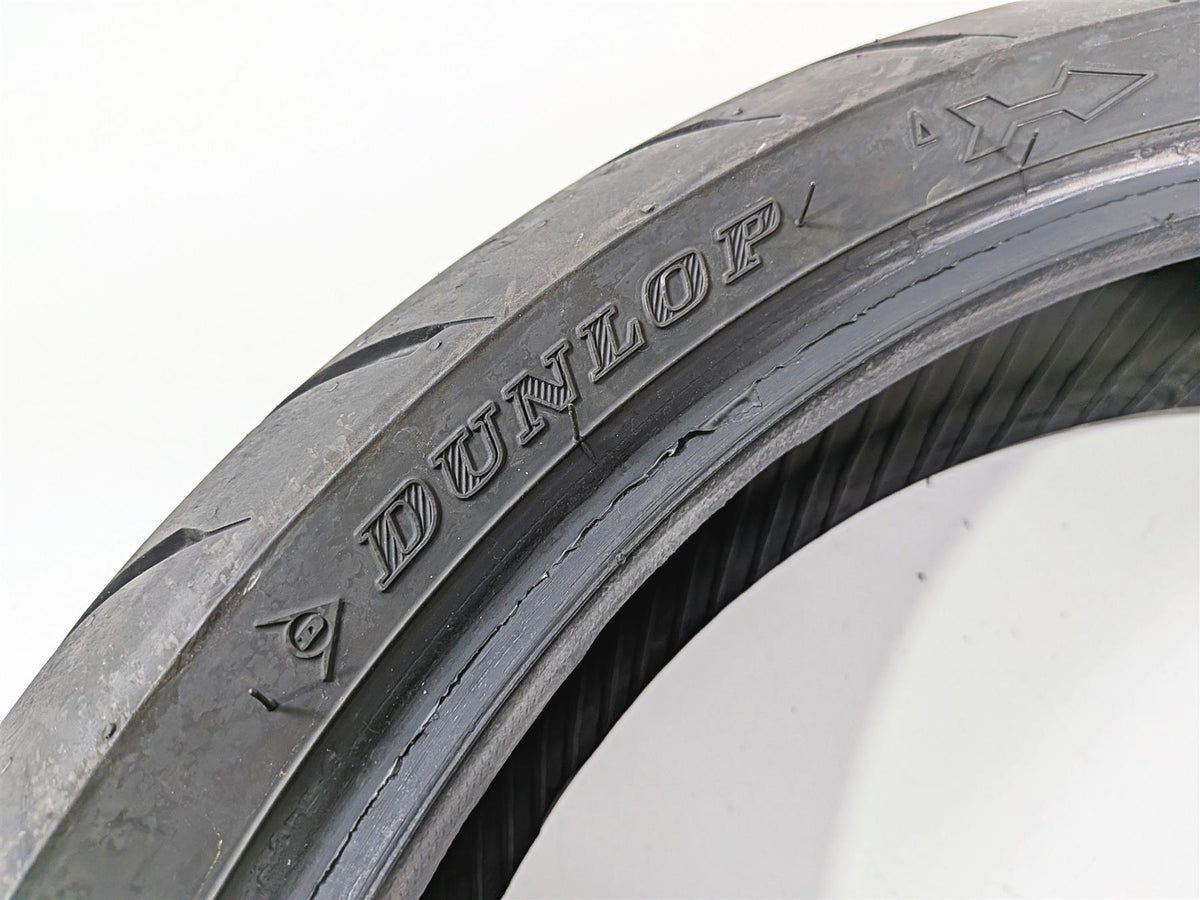 Used Motorcycle Tire Dunlop Sportmax GPR 300F 120/70R17 45067896 {{ shop.shopifyCountryName }} - Mototech271