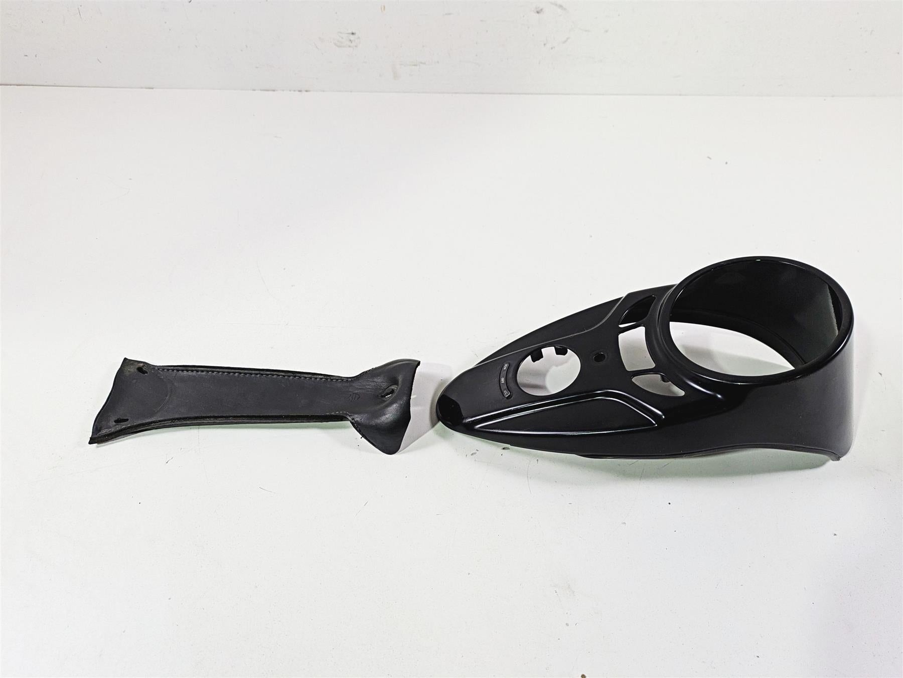 2014 Harley FLS Softail Slim Fuel Tank Dash Console Cover 71952-11 | Mototech271