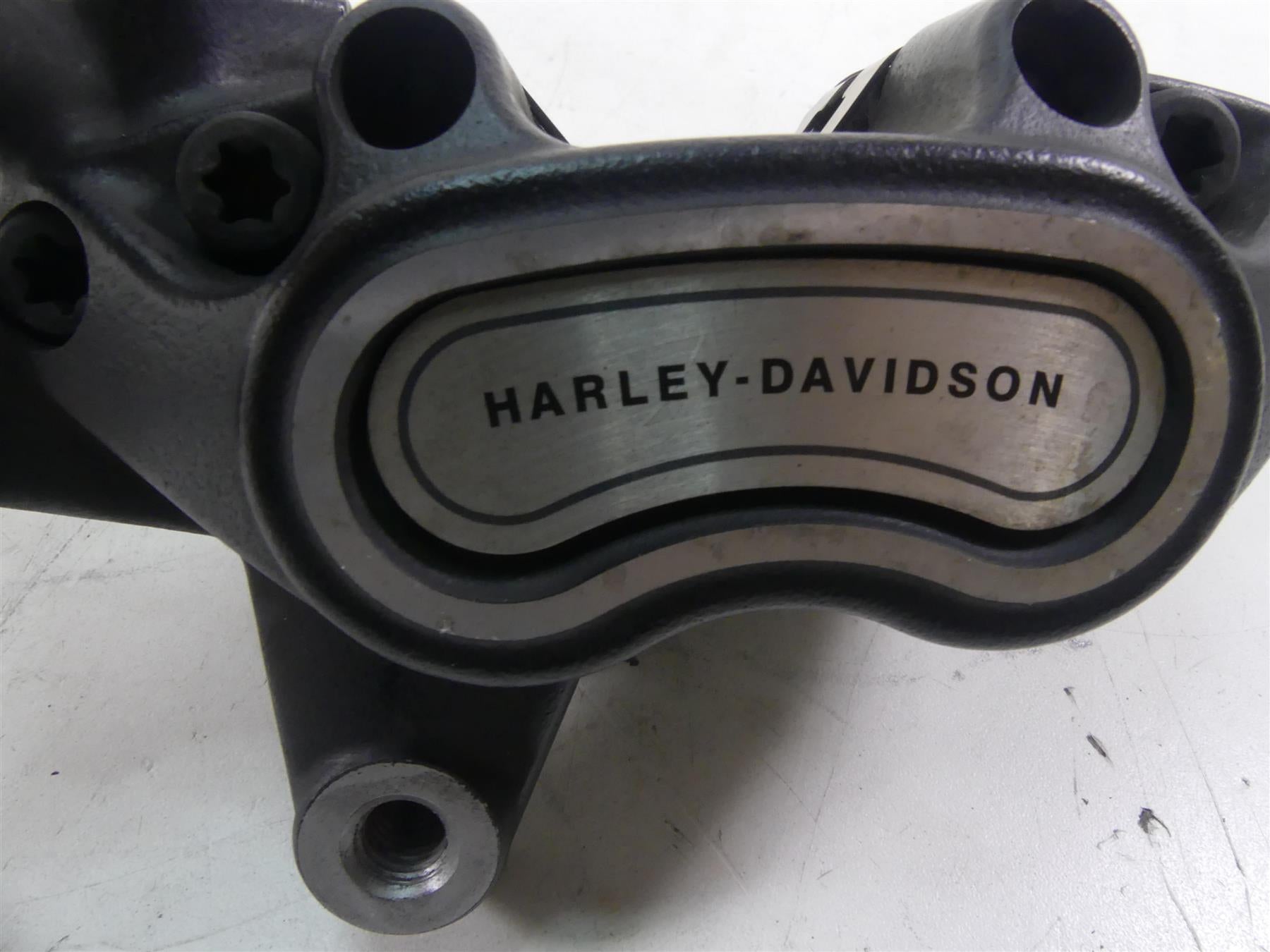 2019 Harley Softail FXBB Street Bob Front Brake Caliper & Line 41300095 {{ shop.shopifyCountryName }} - Mototech271