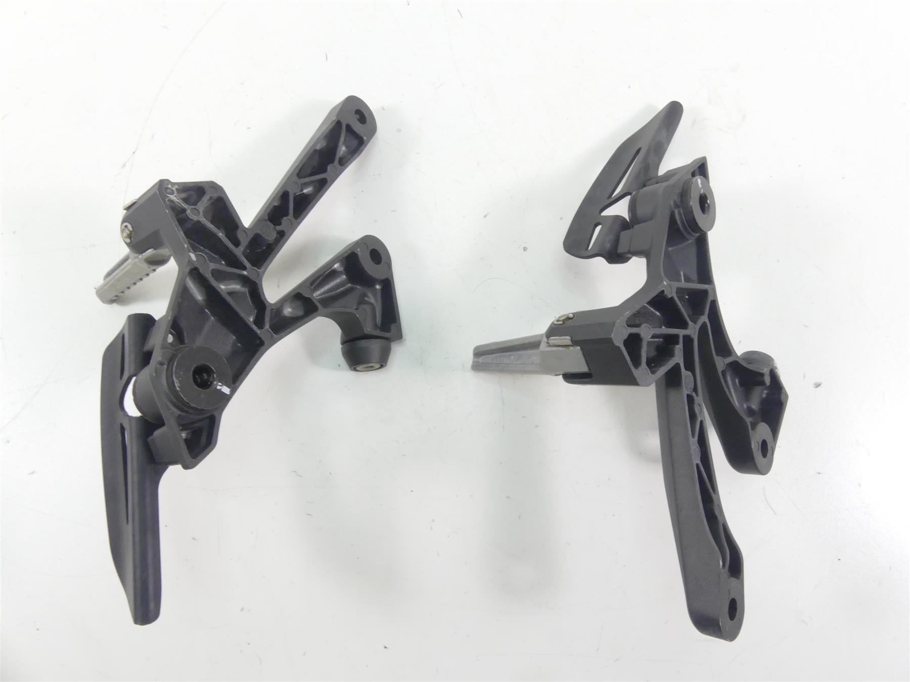 2021 Kawasaki ZX1400 ZX14R Ninja Rear Passenger Footpeg Set 35063-0783-18R {{ shop.shopifyCountryName }} - Mototech271
