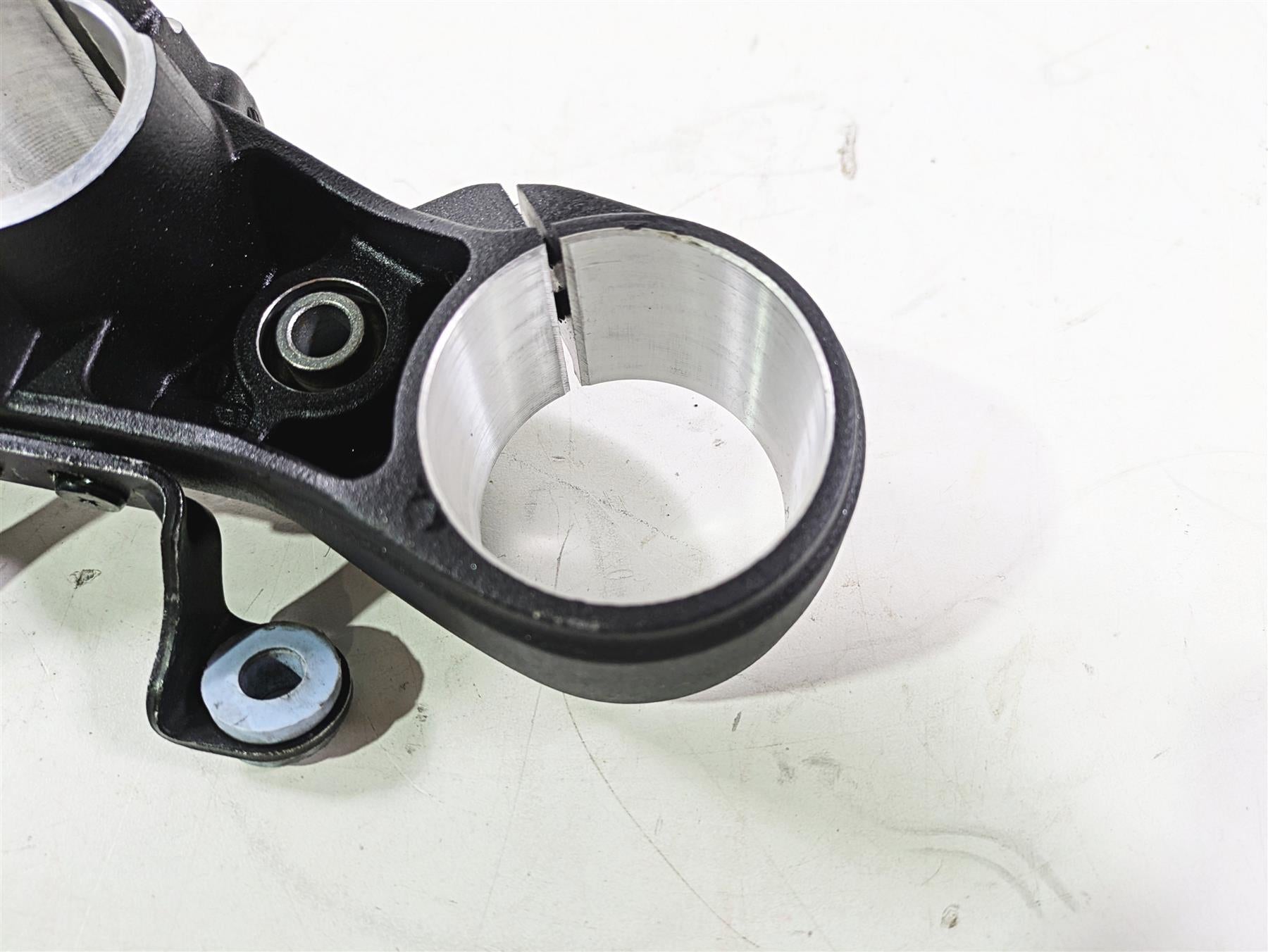 2018 Ducati Hypermotard 939 SP Upper Triple Tree Steering Clamp 34110972AA {{ shop.shopifyCountryName }} - Mototech271