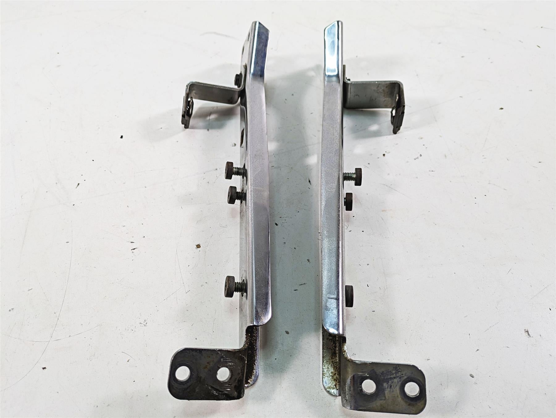 2005 Harley Touring FLHTCUI Electra Glide Saddlebag Support Mount Set 90718-79C {{ shop.shopifyCountryName }} - Mototech271