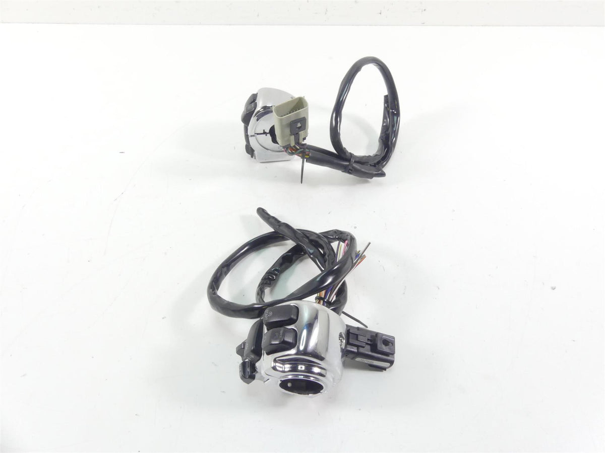 2009 Harley FLHTCU SE4 CVO E-Glide Left Right Chrome Control Switch Set 56866-06 {{ shop.shopifyCountryName }} - Mototech271