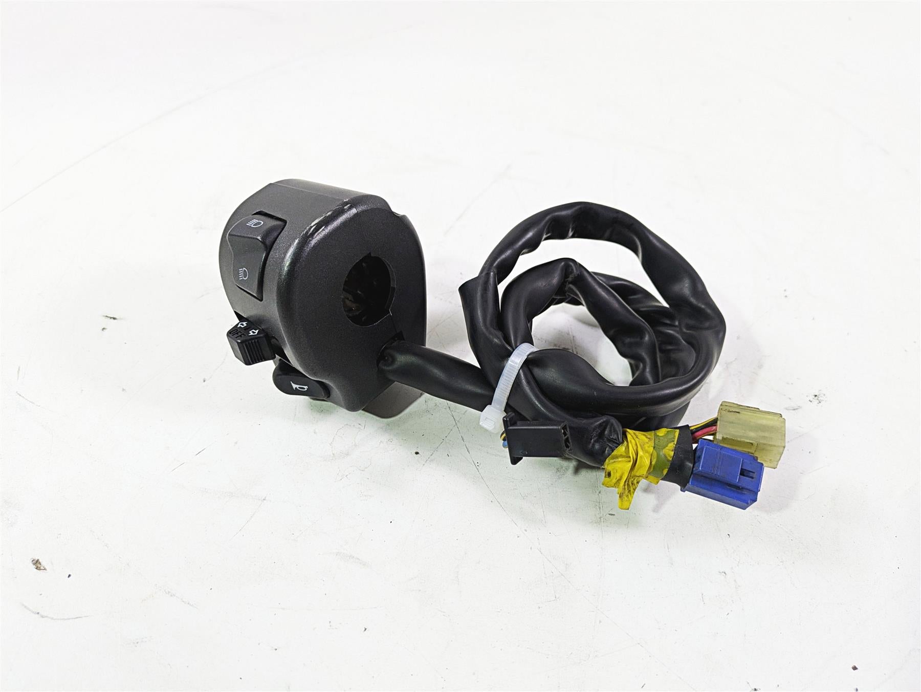 2008 Yamaha XVS1300 V-Star Tourer Left Hand Control Switch 3D8-83973-00-00 {{ shop.shopifyCountryName }} - Mototech271
