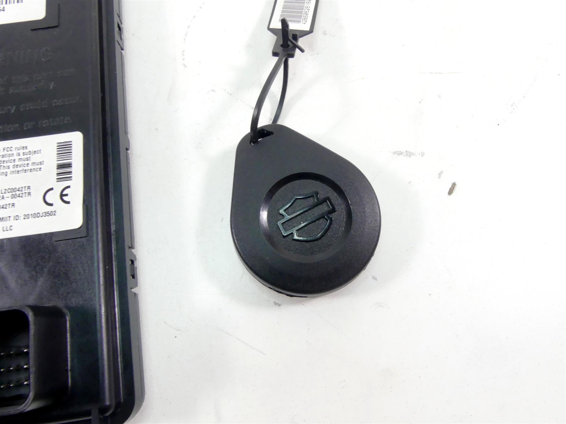 2017 Harley Softail FXSB Breakout Bcm Body Control Module Key Fob 41000349E {{ shop.shopifyCountryName }} - Mototech271