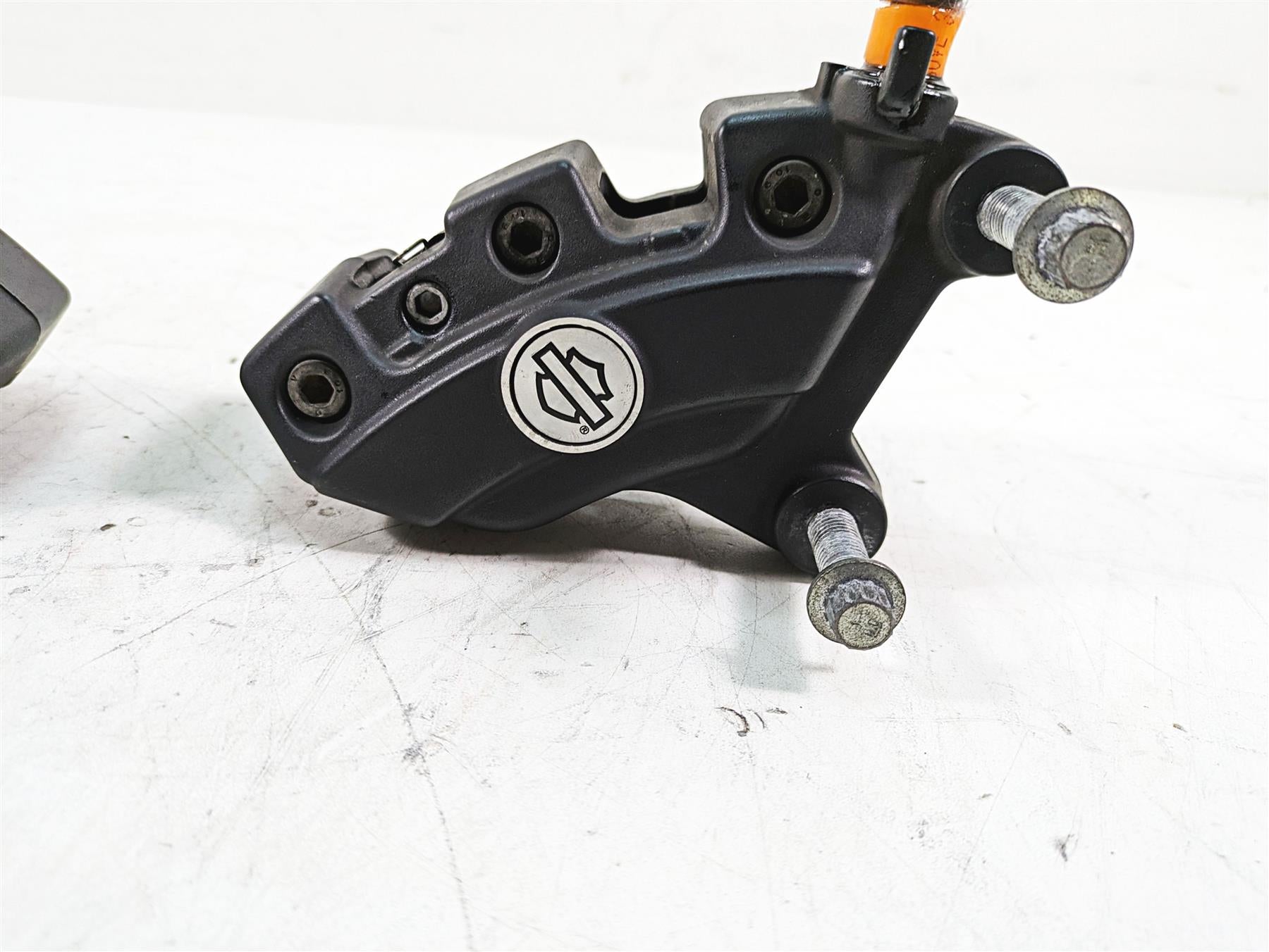 2013 Harley Touring FLHX Street Glide Front Brake Caliper Set 43027-08 44023-08 {{ shop.shopifyCountryName }} - Mototech271