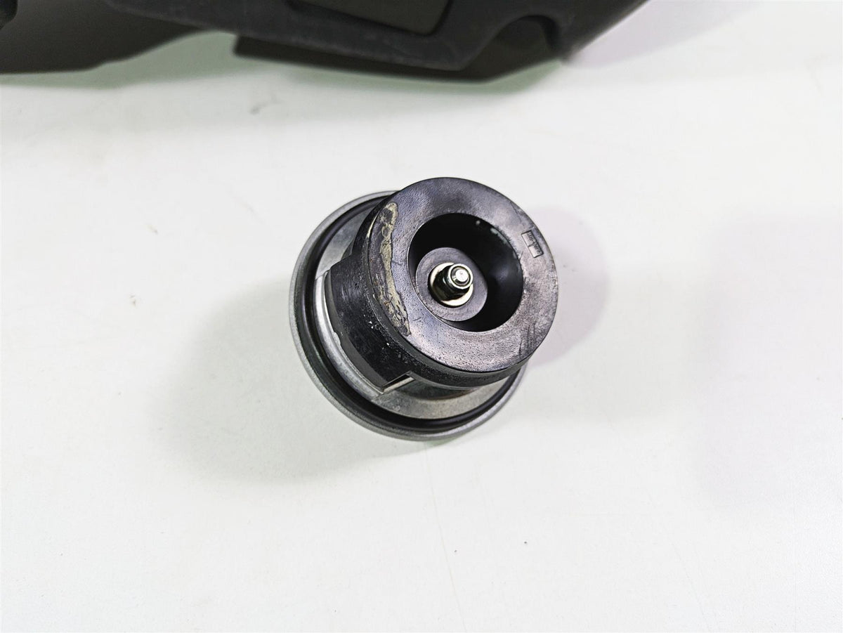 2009 Harley XR1200 Sportster Plastic Fuel Gas Petrol Tank 61392-08 {{ shop.shopifyCountryName }} - Mototech271