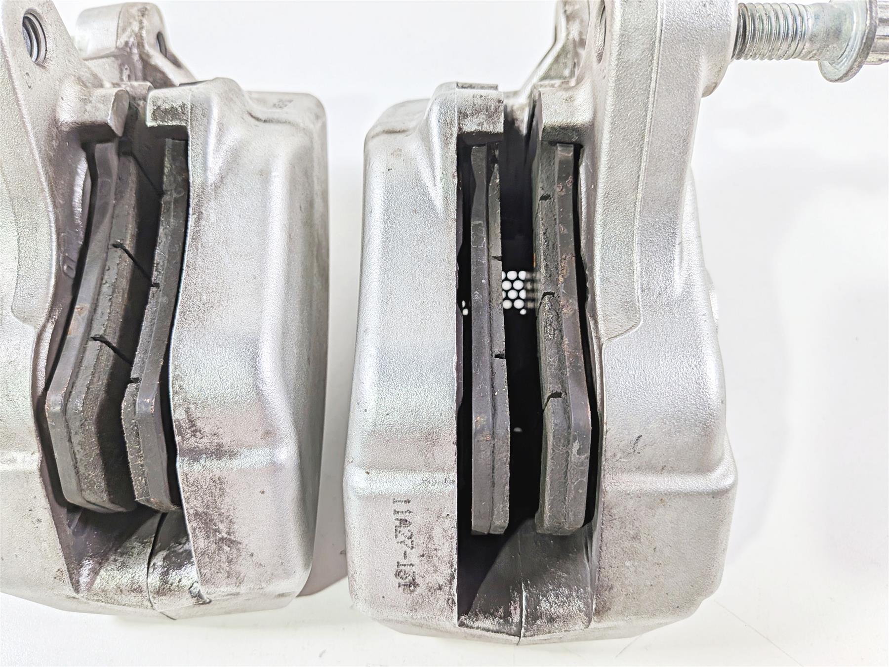2011 Harley Touring FLHTCU CVO Electra Glide Front Brake Caliper Set 42938-08-Mototech271