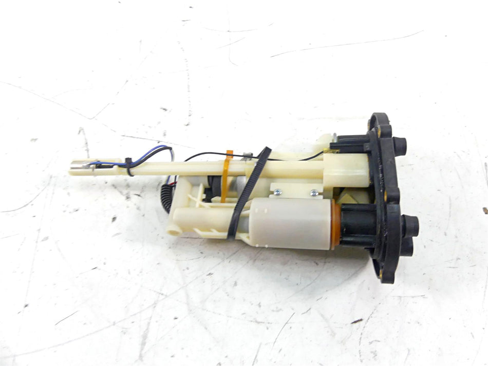 2013 Ducati Diavel Red Fuel Gas Petrol Pump -Tested 16024001C {{ shop.shopifyCountryName }} - Mototech271