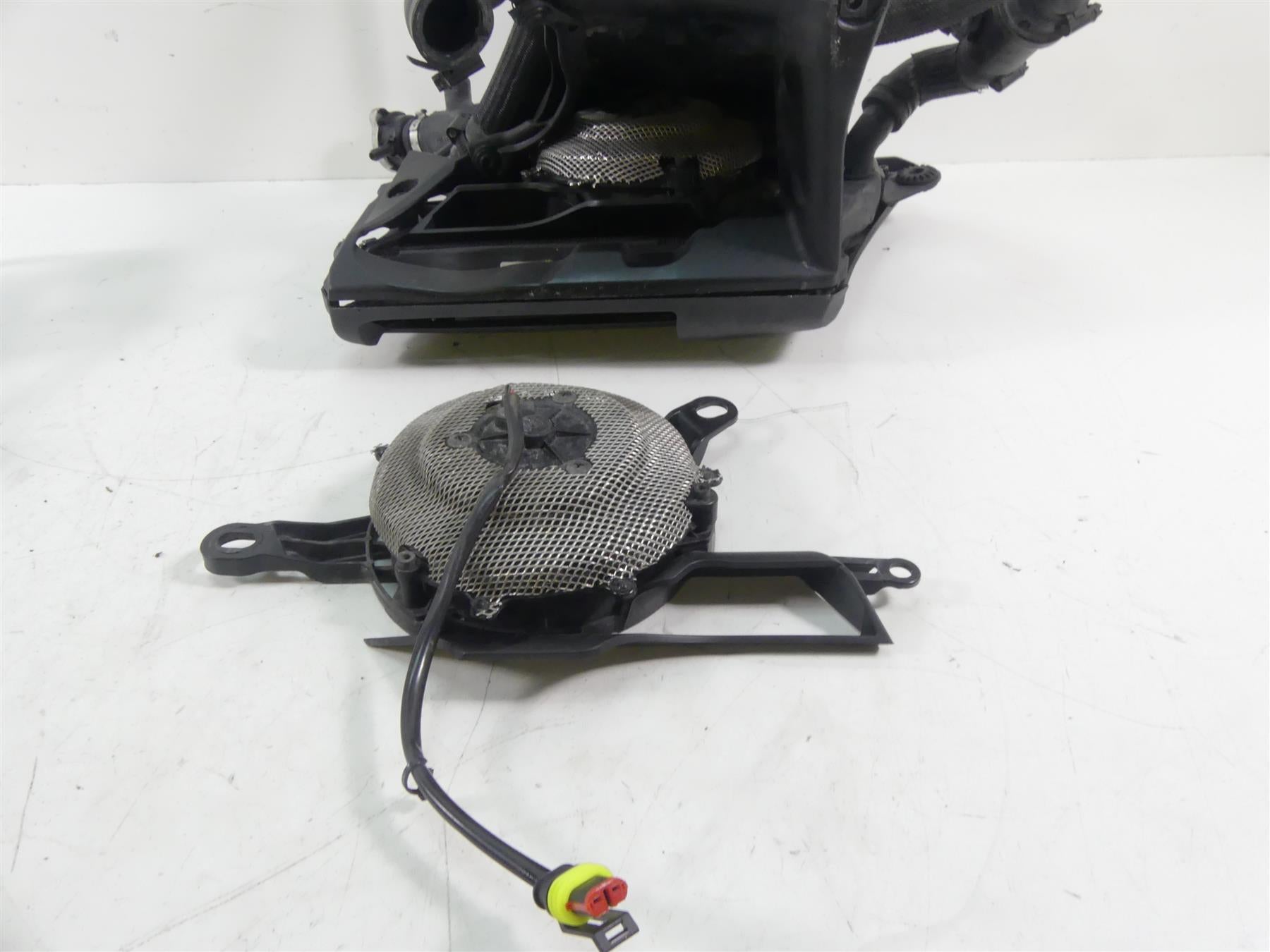 2015 Ducati Diavel Carbon Red Right Radiator Fan Reservoir Set - Read 54840881B {{ shop.shopifyCountryName }} - Mototech271