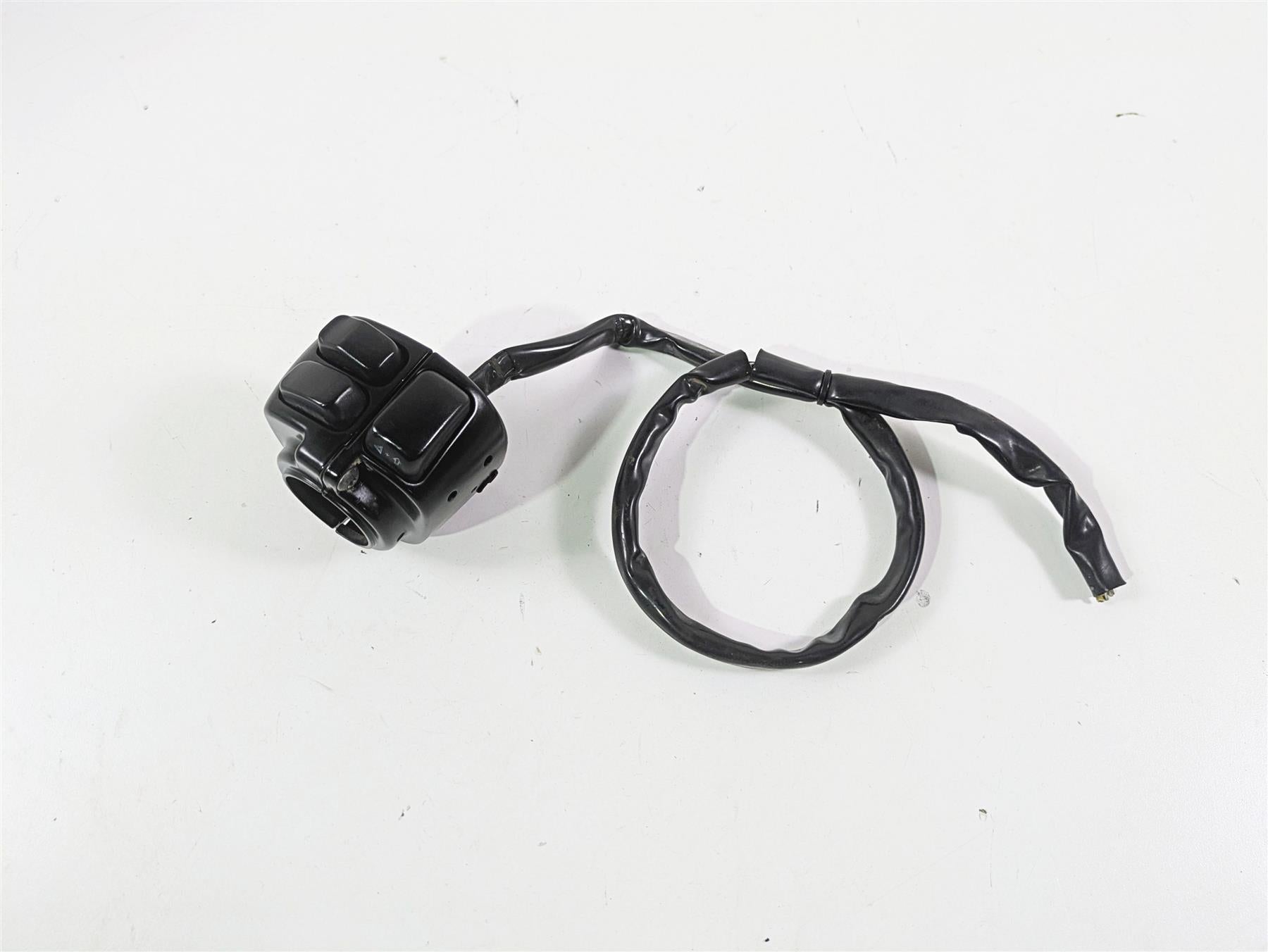 2010 Harley Dyna FXDB Street Bob Left Hand Control Switch - Read 71682-06A {{ shop.shopifyCountryName }} - Mototech271