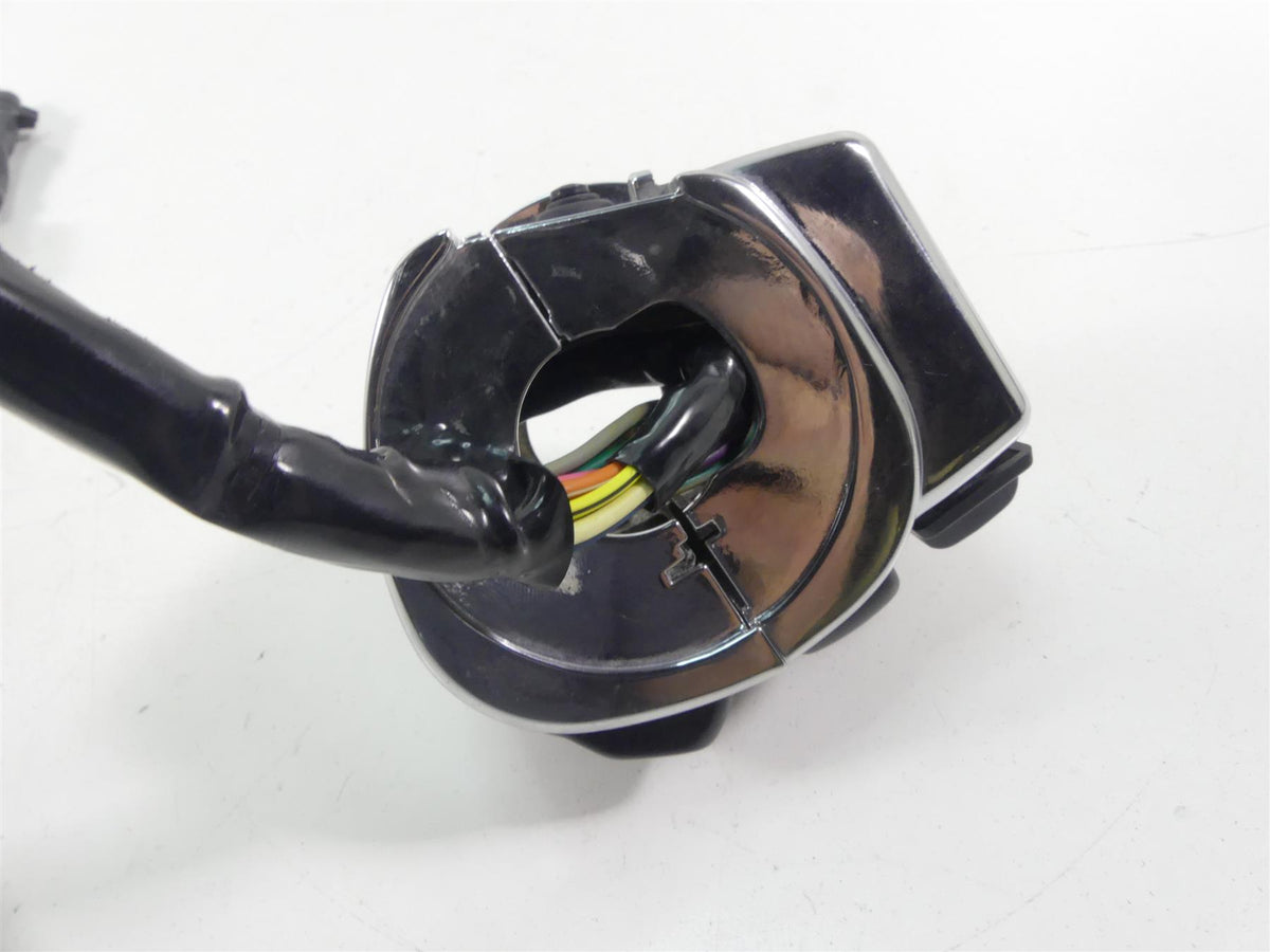 2007 Harley FLHTCU SE CVO Electra Glide Left Hand Audio Control Switch 71682-06 {{ shop.shopifyCountryName }} - Mototech271