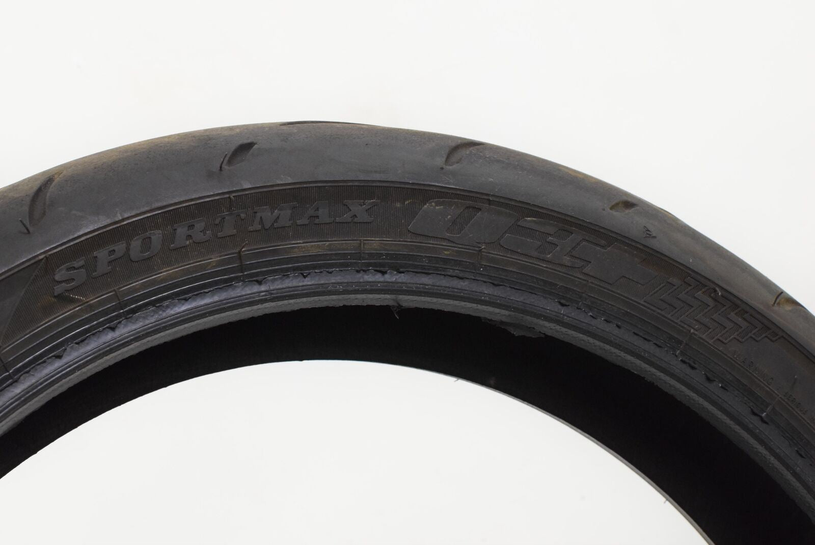 USED Front Tire DUNLOP Sportmax Q2+ 120/70-17 DOT1917 32SM90 {{ shop.shopifyCountryName }} - Mototech271